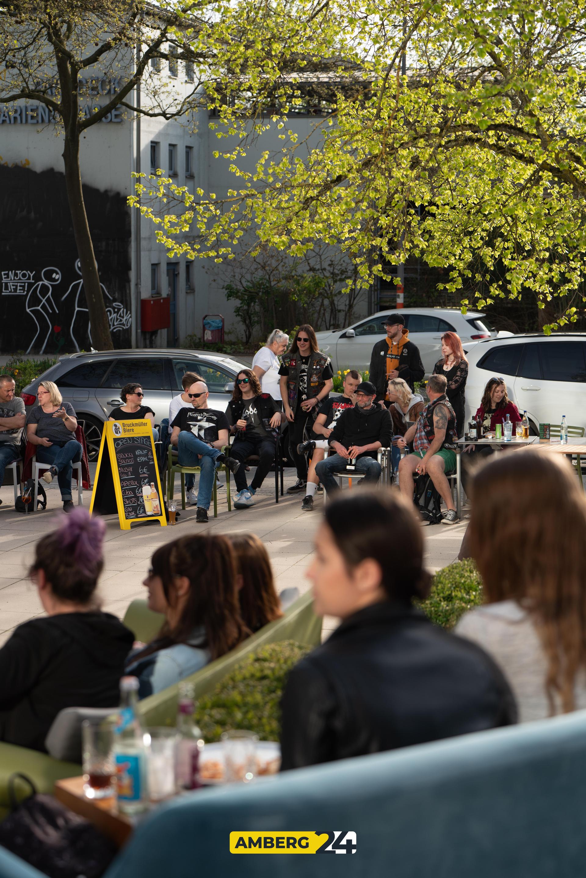 Der Frühling ist zurück und die Open Stage im Amberger Beanery wird ins Freie verlegt.  (Bild: Daniel Geiger)