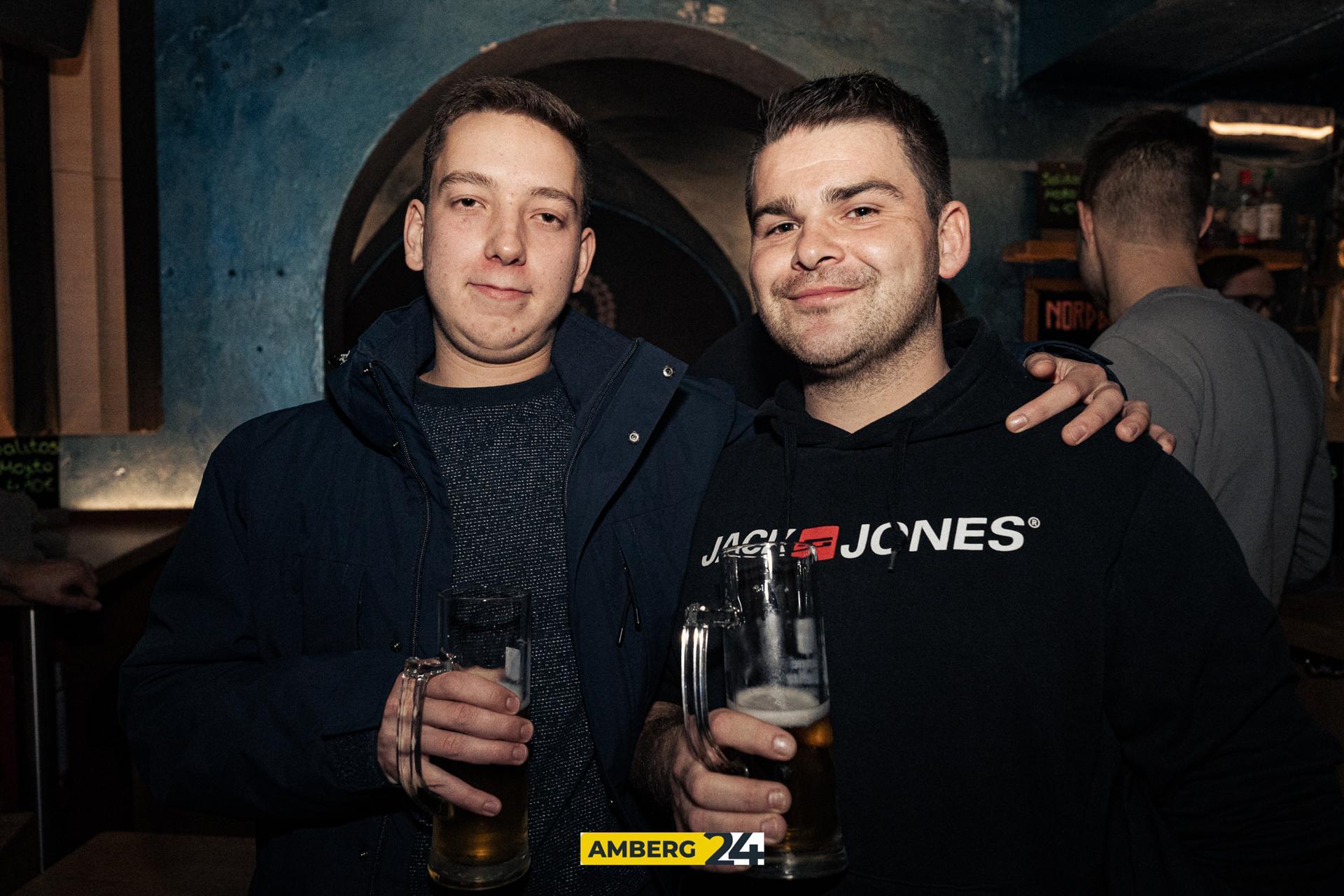 Im Blauen Haus sorgte der „American Halloween DJ” für einen grusligen Abend.  (Bild: Justus Gregor)