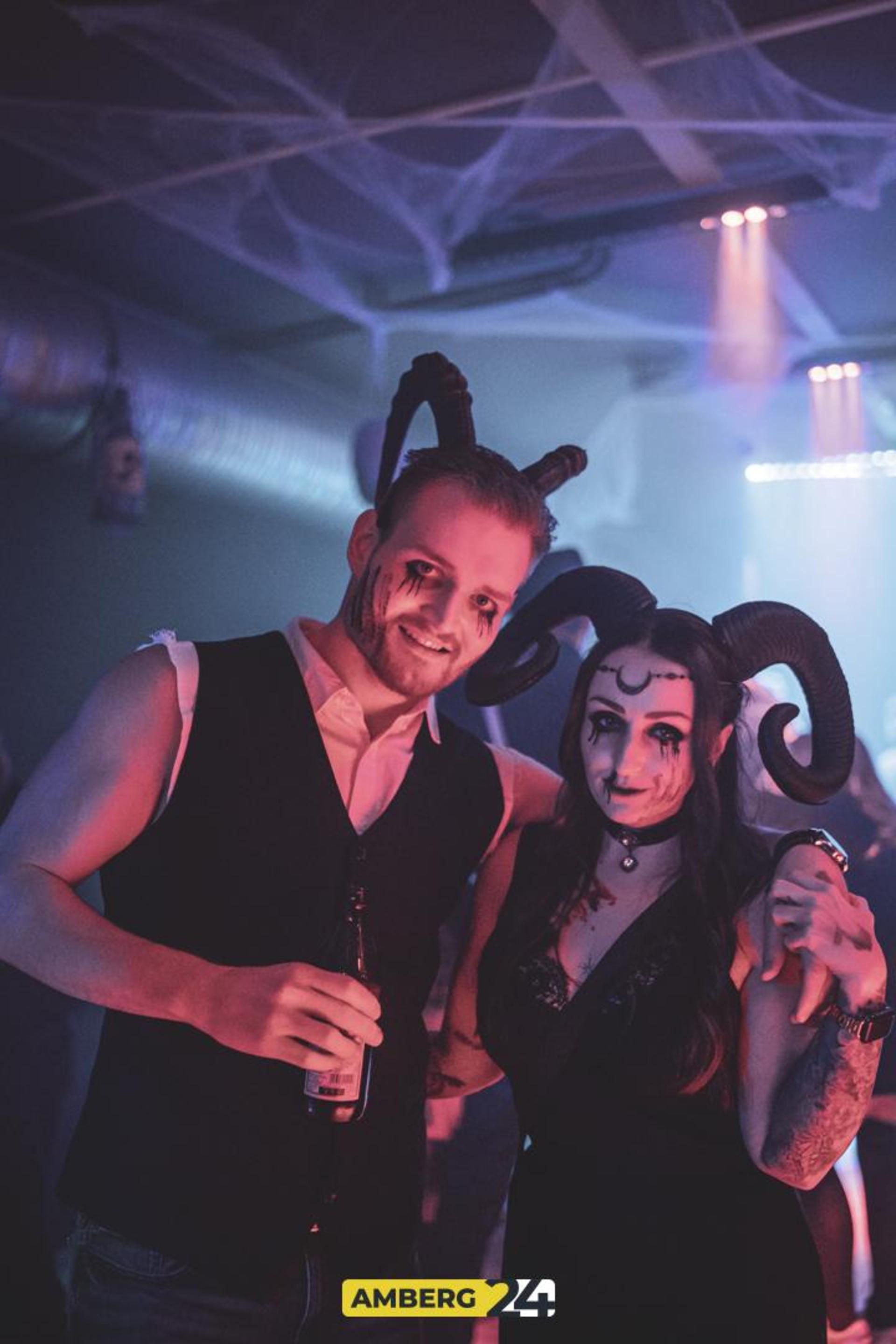 Saures auf die Ohren und eine spooky Atmo haben die Veranstalter der fetten Halloween-Party im Happy Rock versprochen. (Bild: Julia Bär)