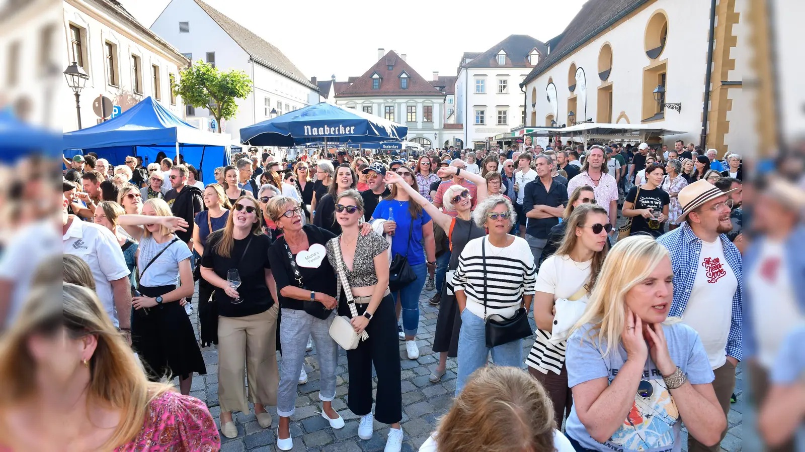 So saht es am Altstadtfest in Amberg am Schrannenplatz 2024 aus. (Bild: Petra Hartl)