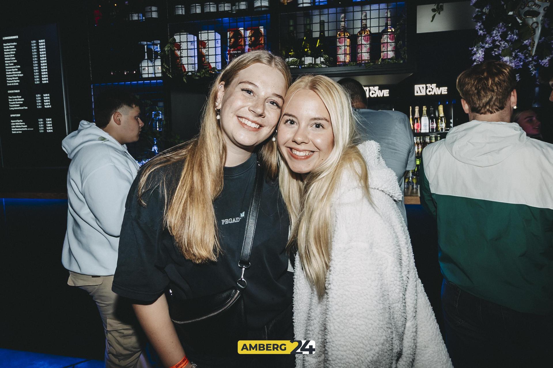 Amberg tanzt im Cave 2025! (Bild: Lolografie)