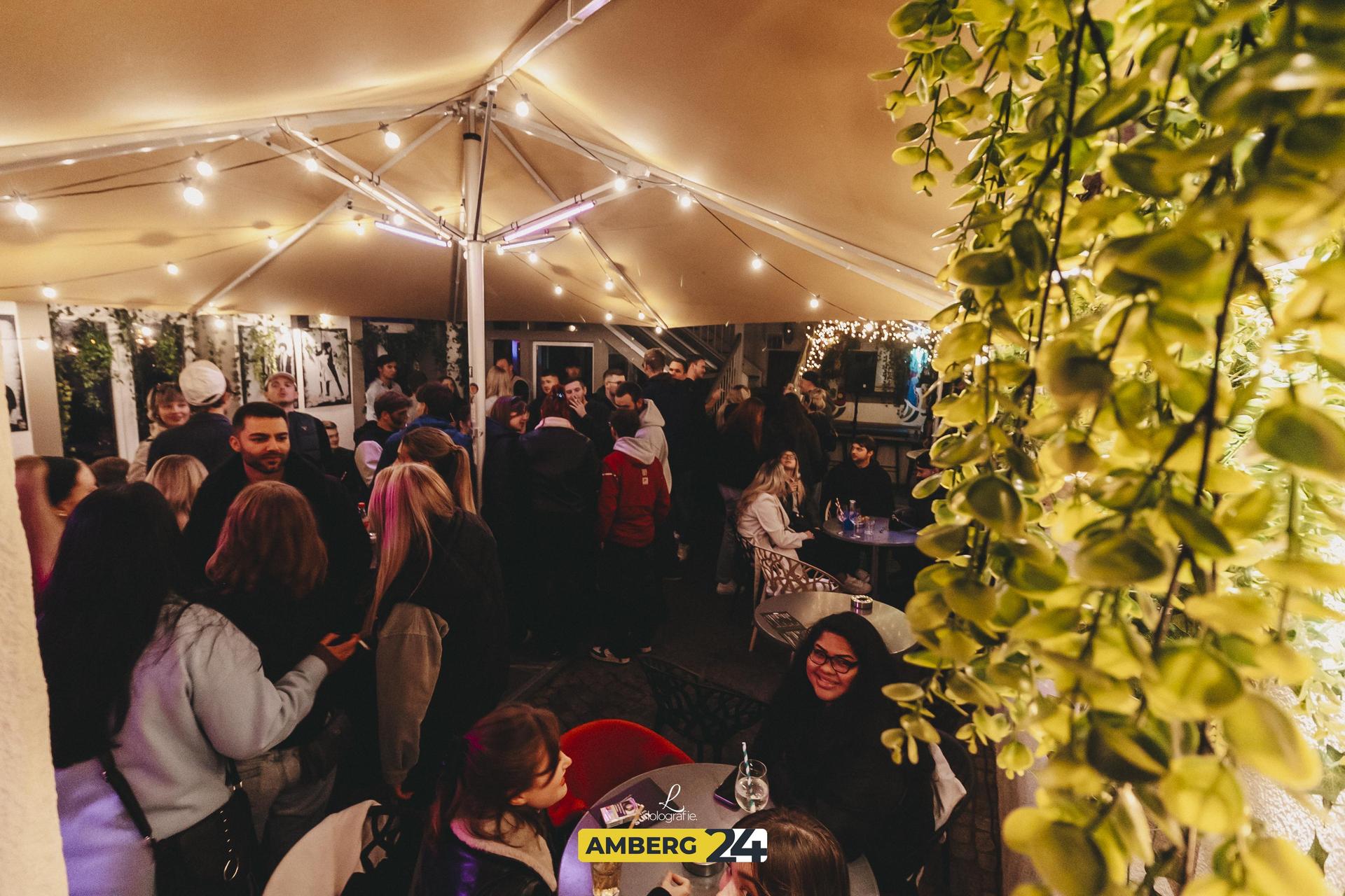 Das Feiern nimmt kein Ende. Batz und „Tanzdirektion Süd” heizten beim Househof ein.  (Bild: Leonie Hartung)