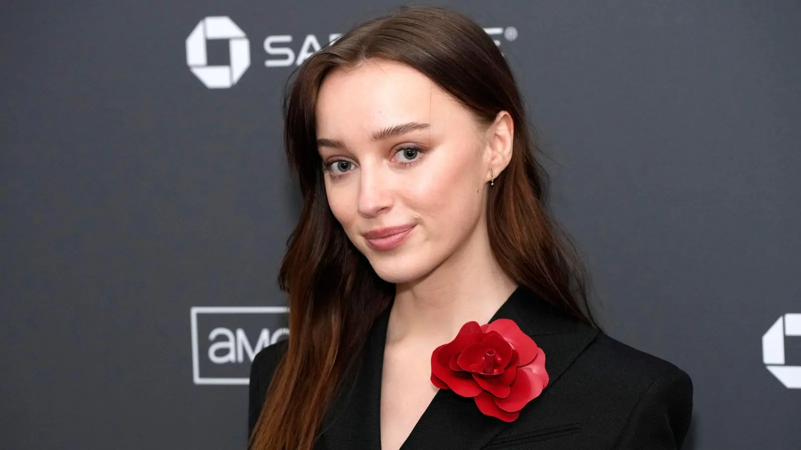 Phoebe Dynevor hatte die Hauptrolle in der ersten „Bridgerton“-Staffel. (Archivbild) (Bild: Charles Sykes/Invision/AP/dpa)