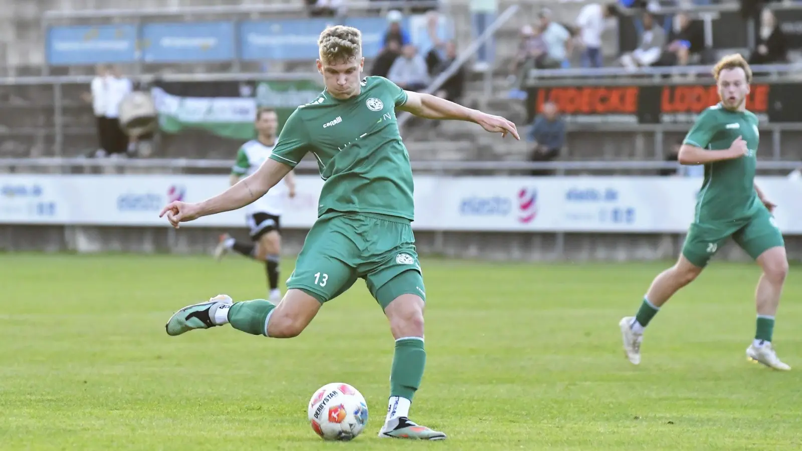 Hier noch im Trikot der DJK Gebenbach: Leon Brandl kickt künftig für den FC Amberg.  (Bild: Hubert Ziegler)