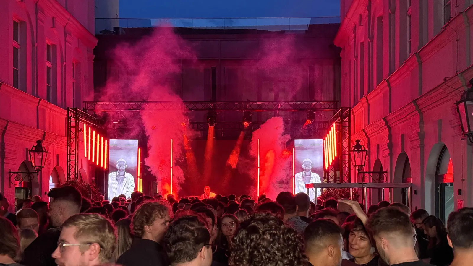 Beim Altstadtfest Amberg war heuer viel los. Privatpersonen, Vereine, Organisationen, Kulturschaffende und Gastronomen sind aufgerufen, das Fest im kommenden Jahr mitzugestalten. (Archivbild: Petra Hartl)