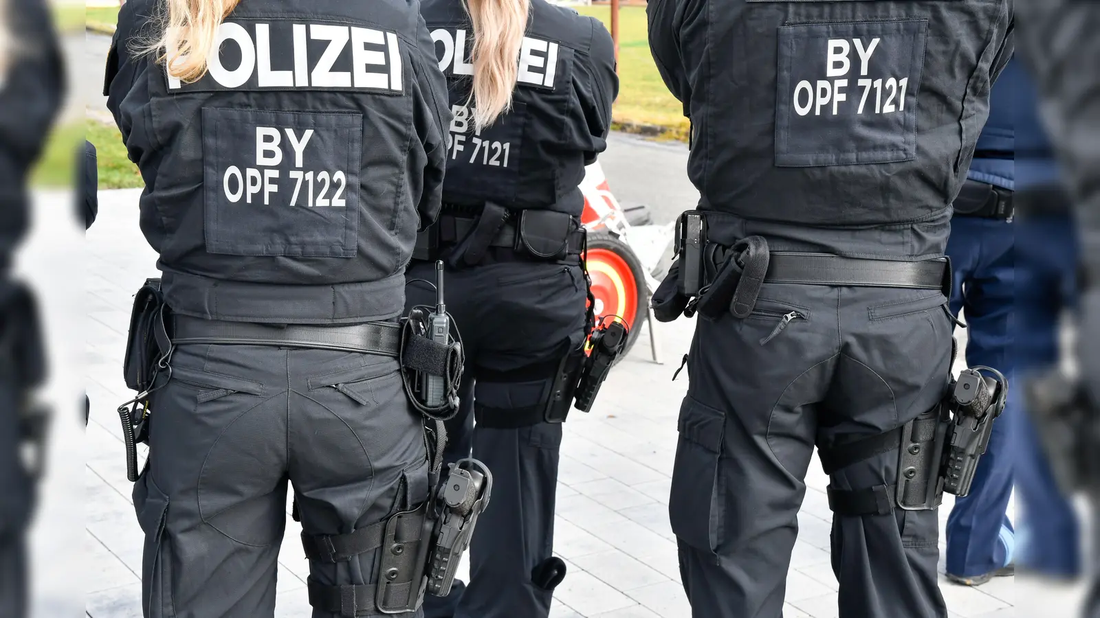 Mehrere Polizeistreifen waren in Sulzbach-Rosenberg an einem Einsatz beteiligt, der sich als gegenstandslos erwies. (Symbolbild: Petra Hartl)