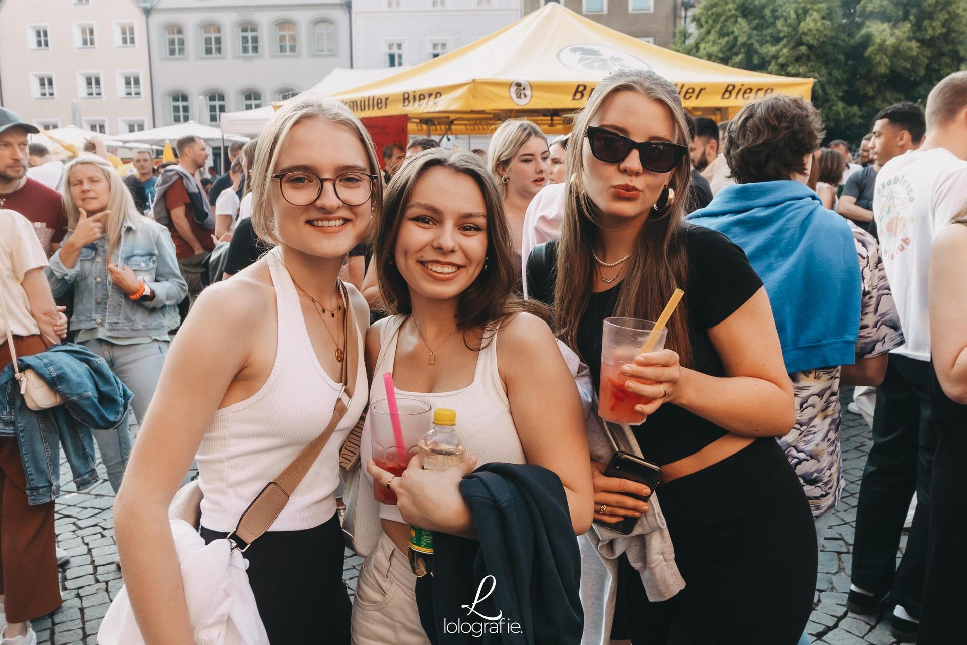 Das war am Marktplatz am Amberger Altstadtfest los! (Bild: Lolografie)