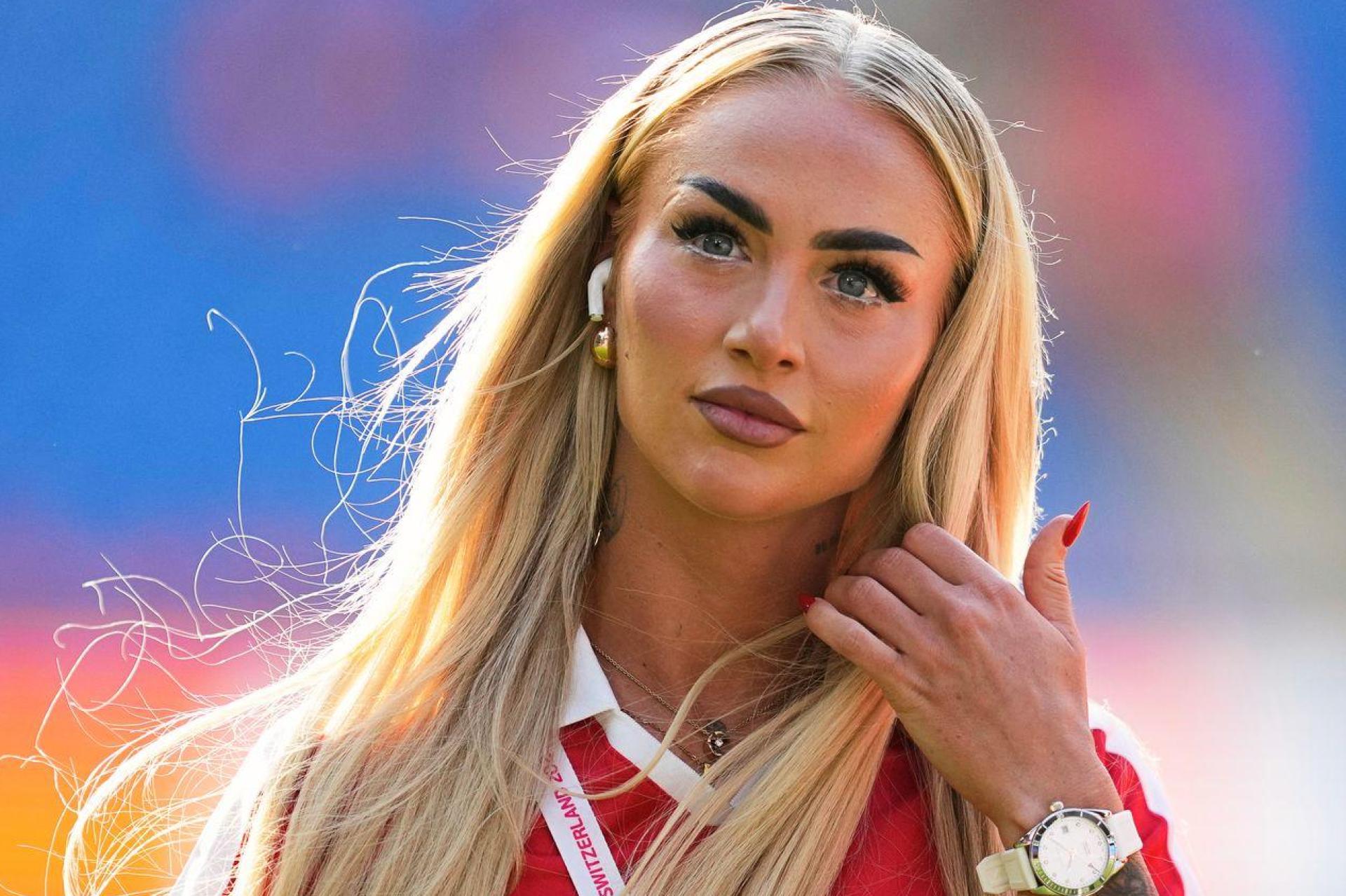 Alisha Lehmann hat einen neuen Freund. (Archivbild) (Bild: Martin Meissner/AP/dpa)