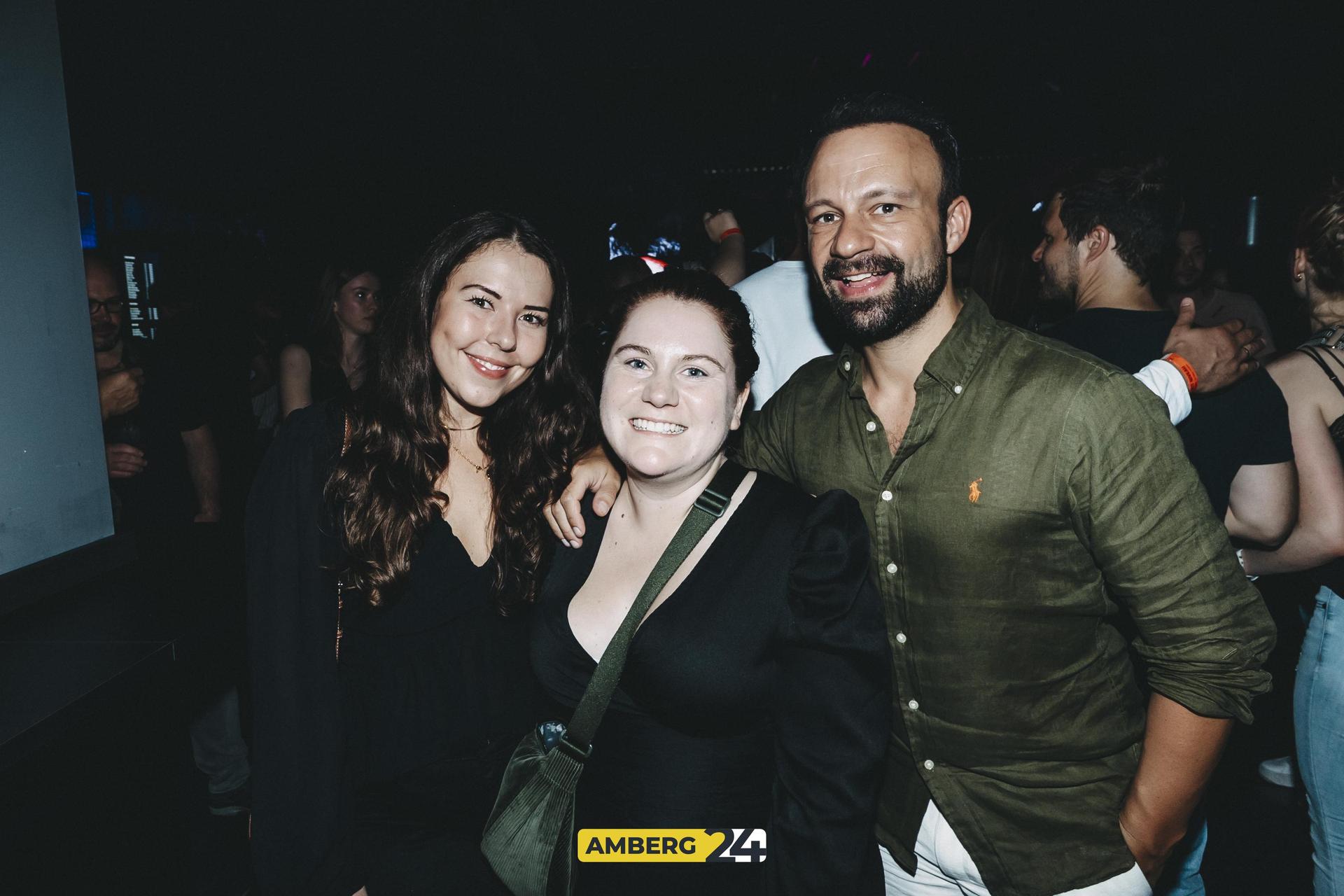 Amberg tanzt im Cave 2025! (Bild: Lolografie)