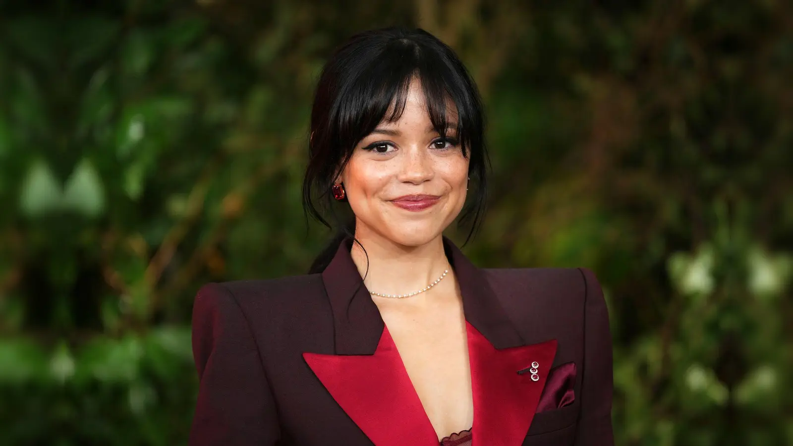 Jenna Ortega spielt natürlich wieder „Addams-Family“-Tochter Wednesday. (Archivbild) (Bild: Scott A Garfitt/Invision/AP/dpa)