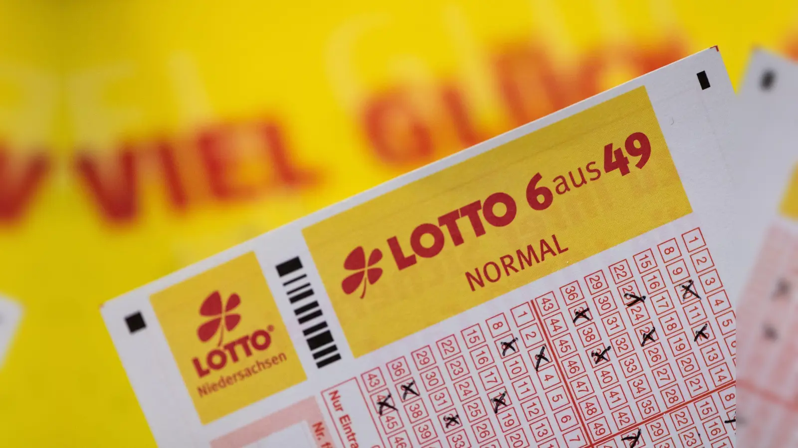 Ein Oberpfälzer hat 136.329 Euro im Lotto gewonnen. (Symbolbild: Swen Pförtner/dpa)