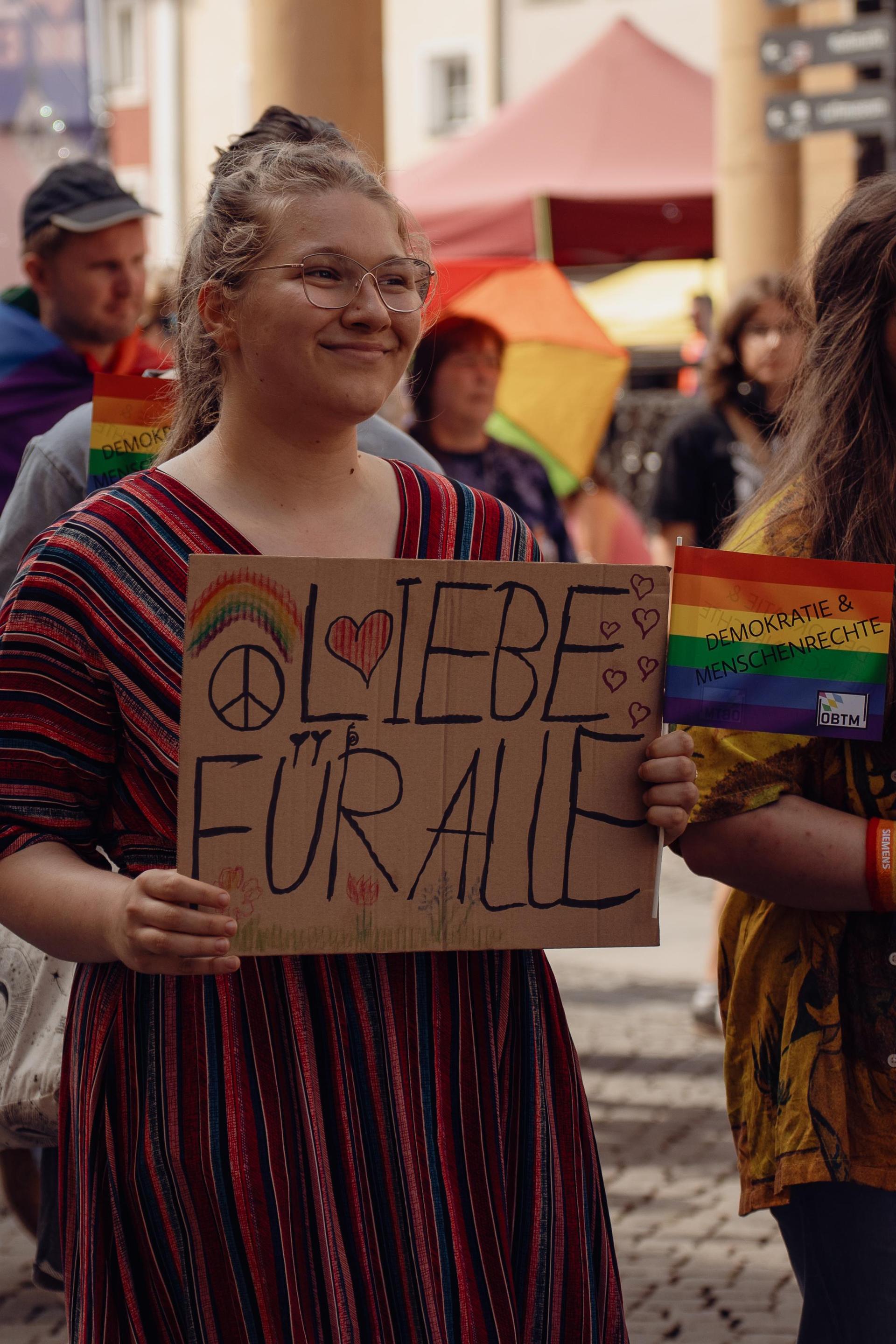 Das war beim Amberger CSD-Demozug am Samstag los. (Bild: Ria Schmidt)