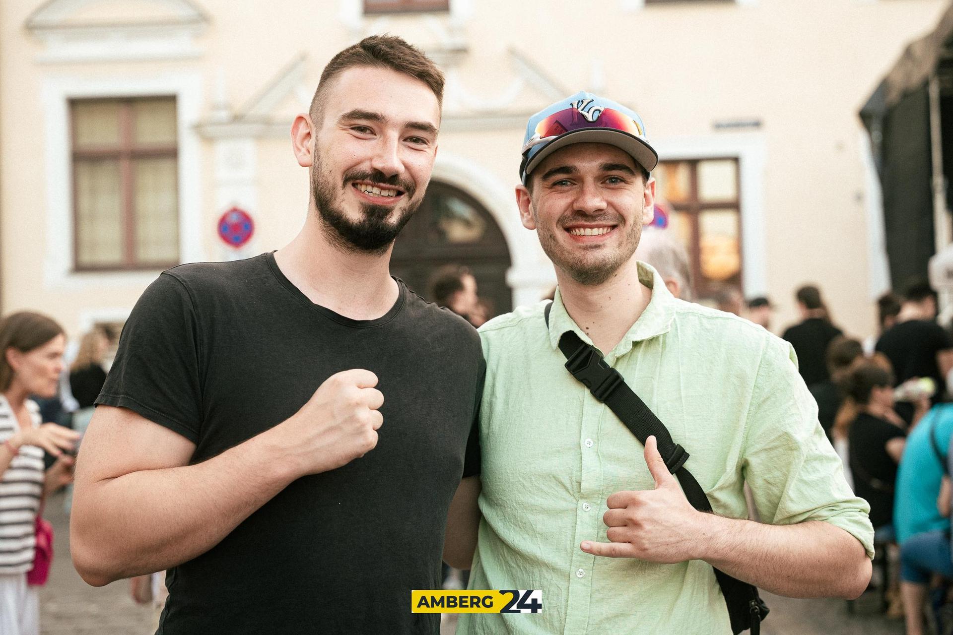 Partystimmung pur gab's auch auf dem Malteserplatz! (Bild: David Mueller)