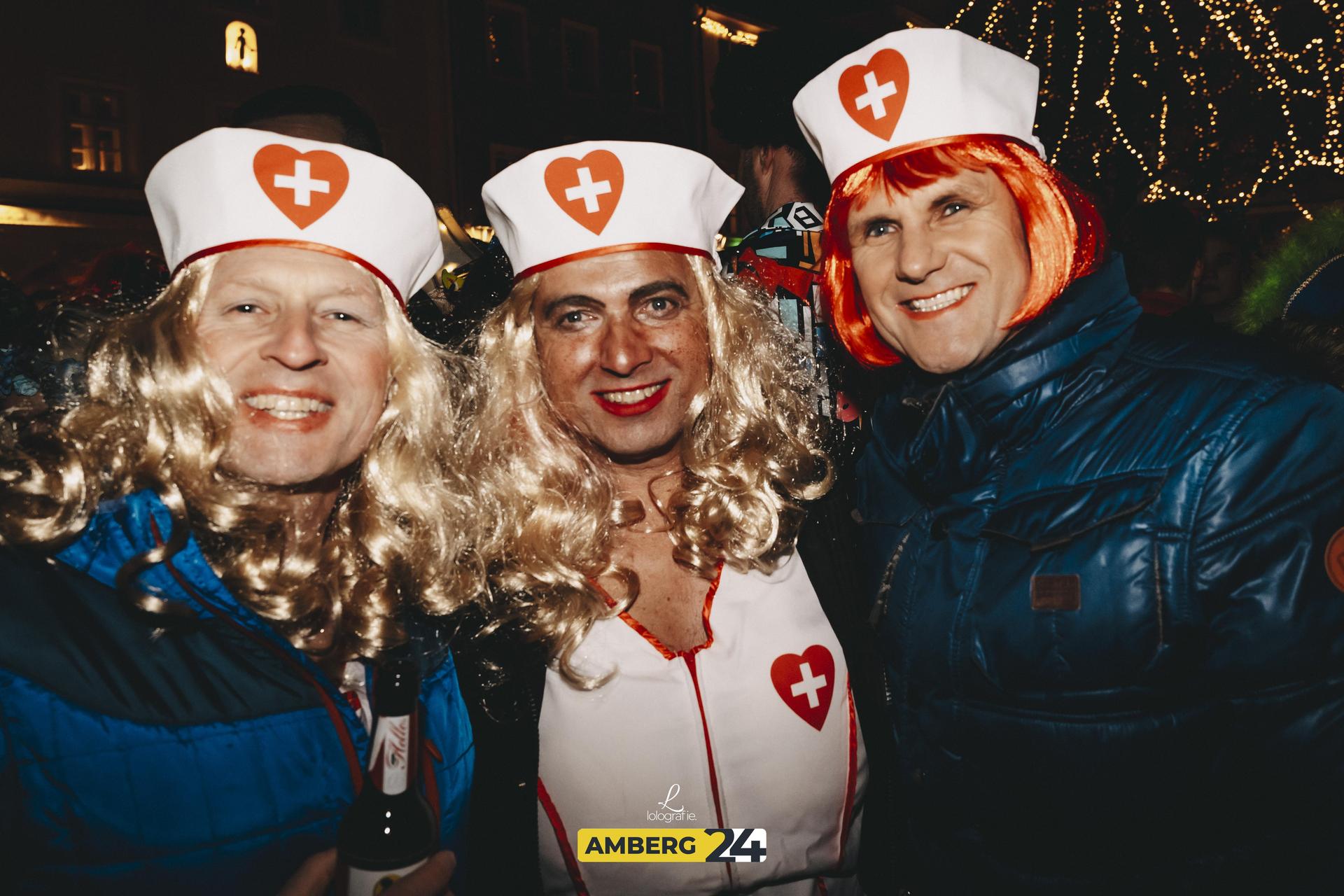 Amberger Hexennacht: Das war 2025 am Marktplatz los. Wir wünschen euch viel Spaß mit den Fotos.  (Bild: Leonie Hartung)
