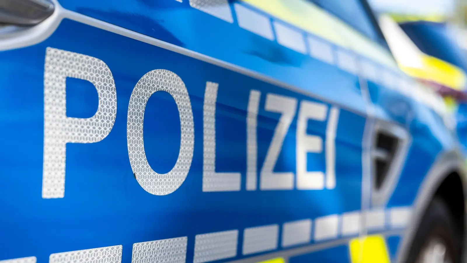 Ein 37-jähriger wurde nach einer heftigen Auseinandersetzung in Maxhütte-Haidhof festgenommen.  (Bild: David Inderlied/dpa)