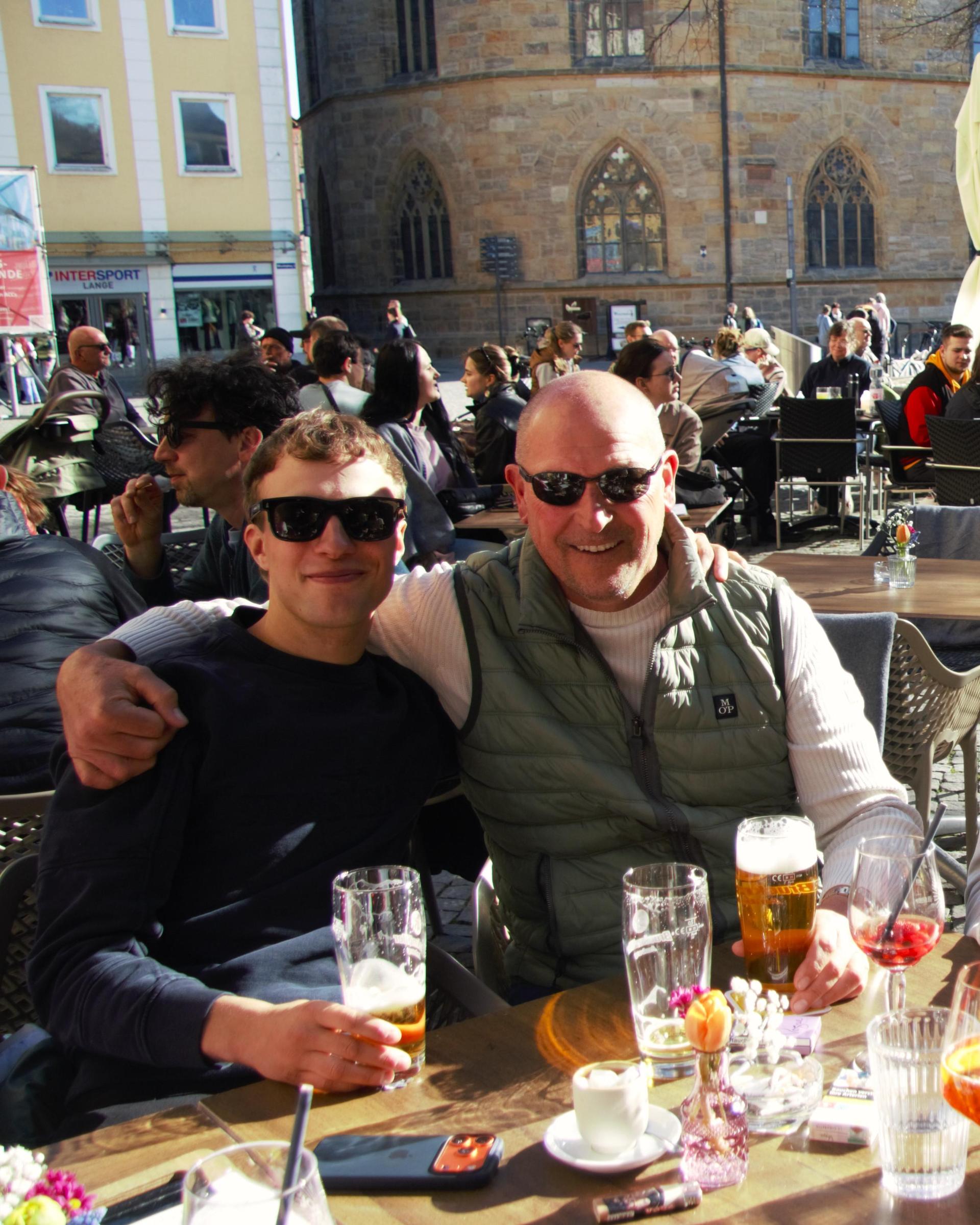 Im warmen Sonnenschein war das Daydrinking im Colomba Entspannung pur. (Bild: Marlin Nixdorf)
