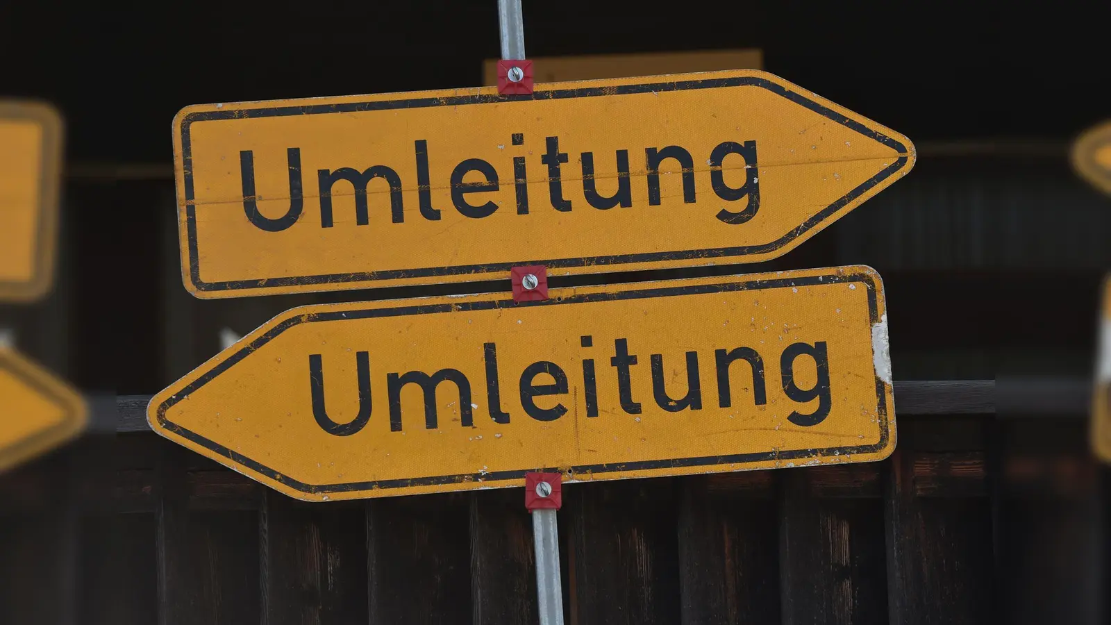 Ab dem 8. September wird die B 14 zwischen Hahnbach und Gebenbach gesperrt.  (Bild: Angelika Warmuth/dpa)