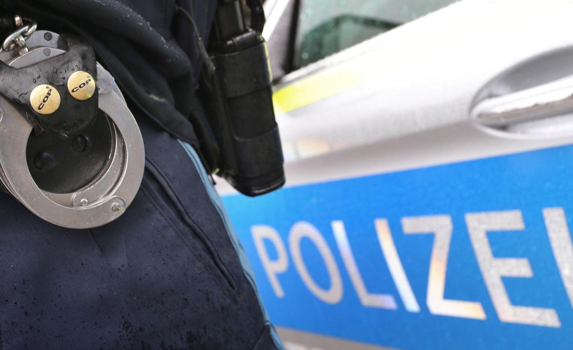 In Stein bei Nürnberg nahm die Polizei einen Mann wegen eines mutmaßlichen Sexualdelikts fest.  (Symbolbild: Karl-Josef Hildenbrand/dpa)