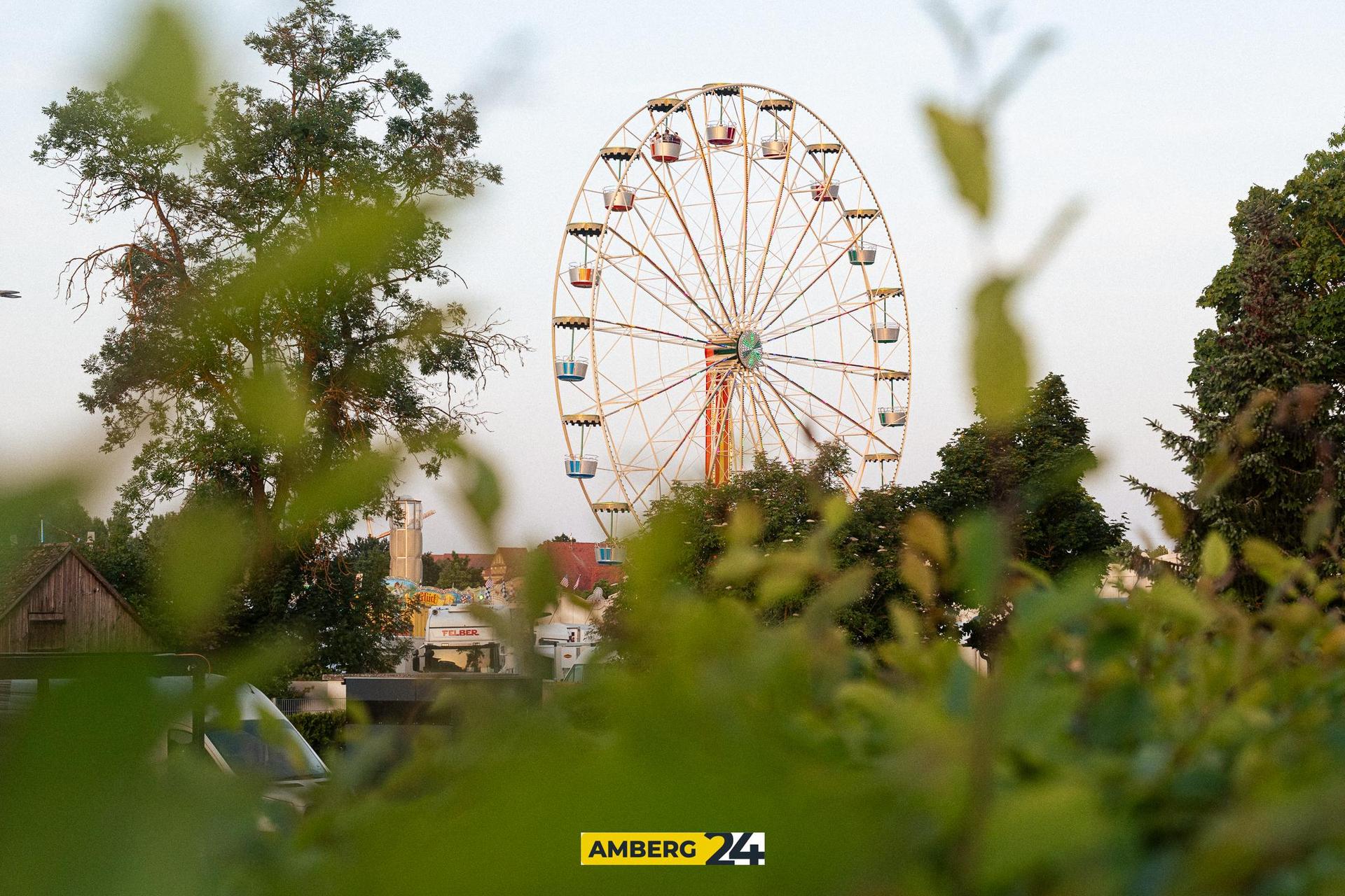 Am zweiten Dult-Freitag haben die „Bärntreiber” mit euch Party gemacht. Fotograf David war für uns unterwegs und hat die Stimmung festgehalten. (Bild: David Mueller)