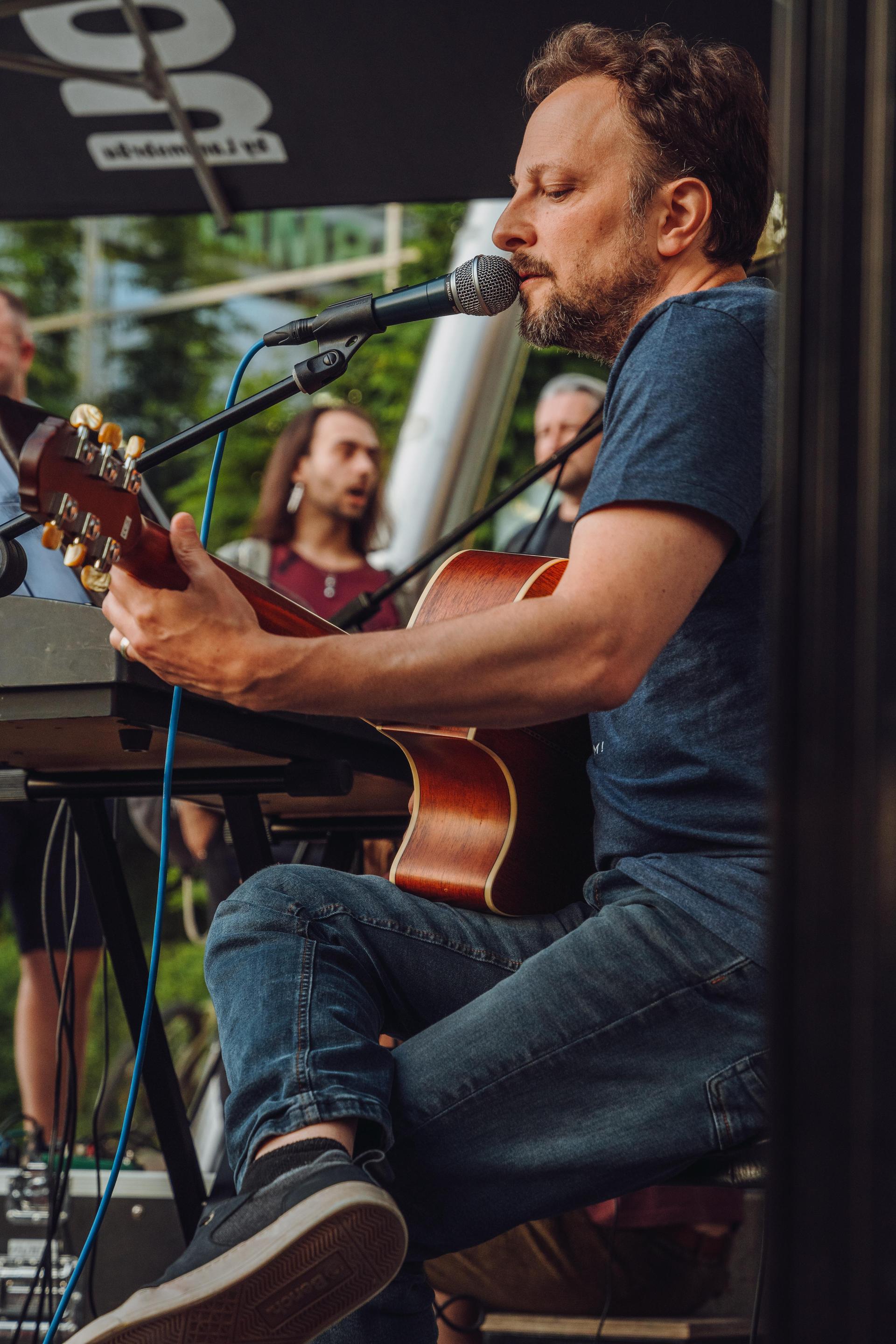 Beim Open Mic im Beanery zeigten Künstler*innen, was sie drauf haben. (Bild: Denise Helmschrott)