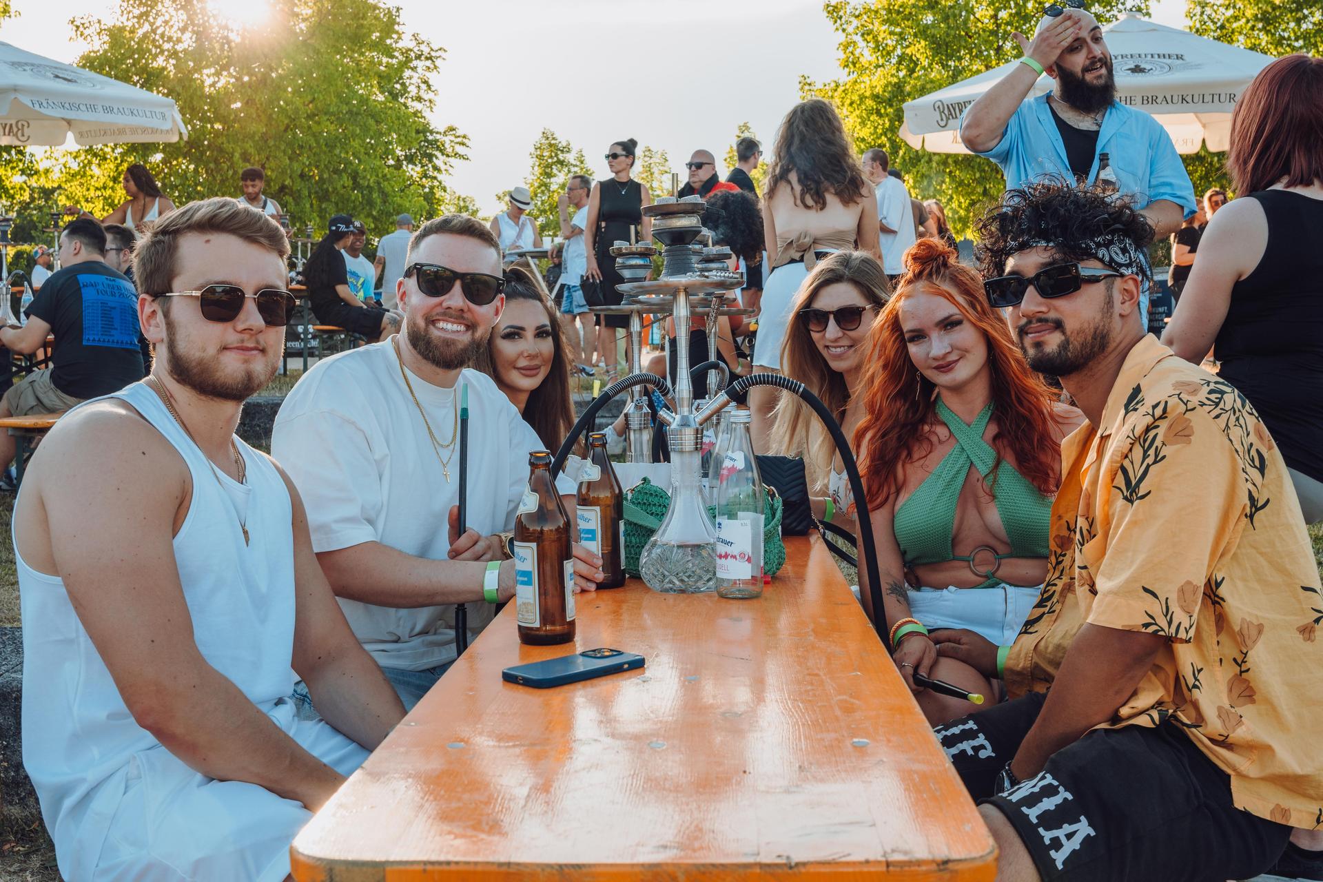 Shisha, Drinks und guter Hip-Hop. So war&#39;s am Hip-Hop BBQ in Amberg.  (Bild: Denise Helmschrott)