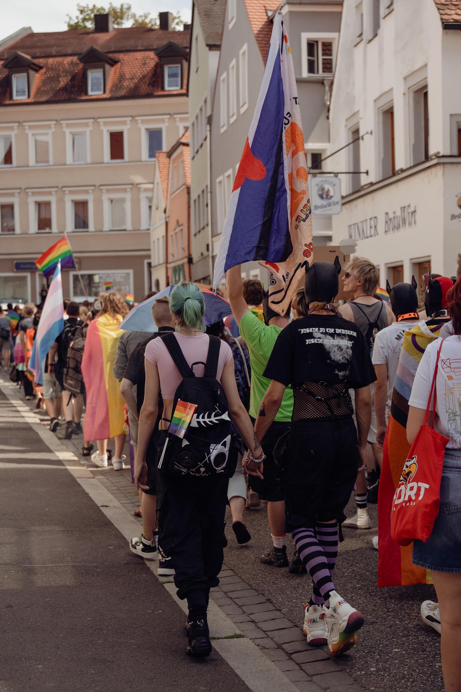 Das war beim Amberger CSD-Demozug am Samstag los. (Bild: Ria Schmidt)