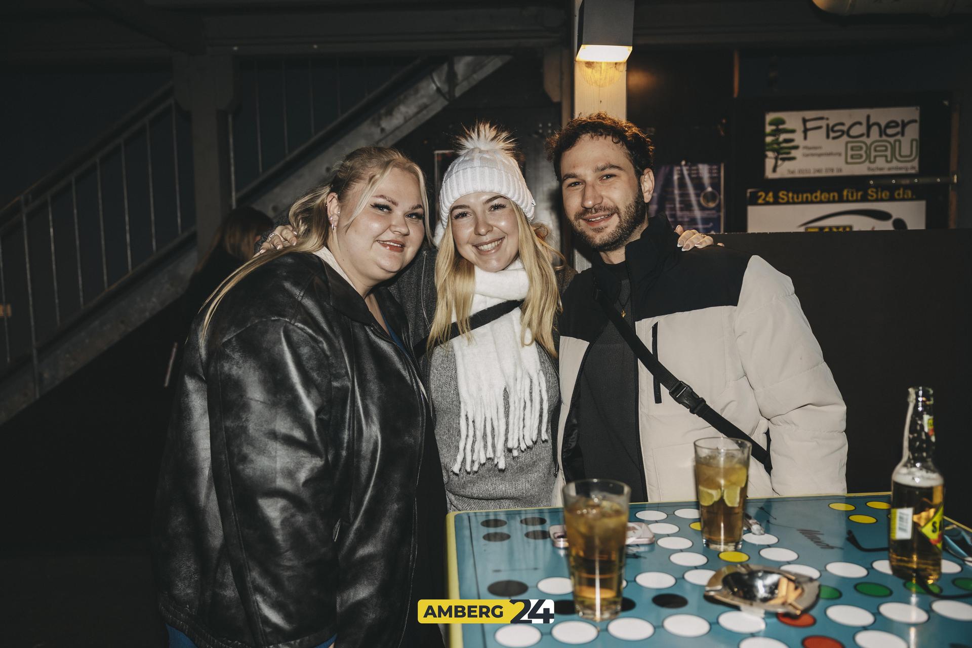Am Samstag konnten ihr im Blauen Haus bei „Dance on Snow“ richtig Gas geben.  (Bild: Lolografie)