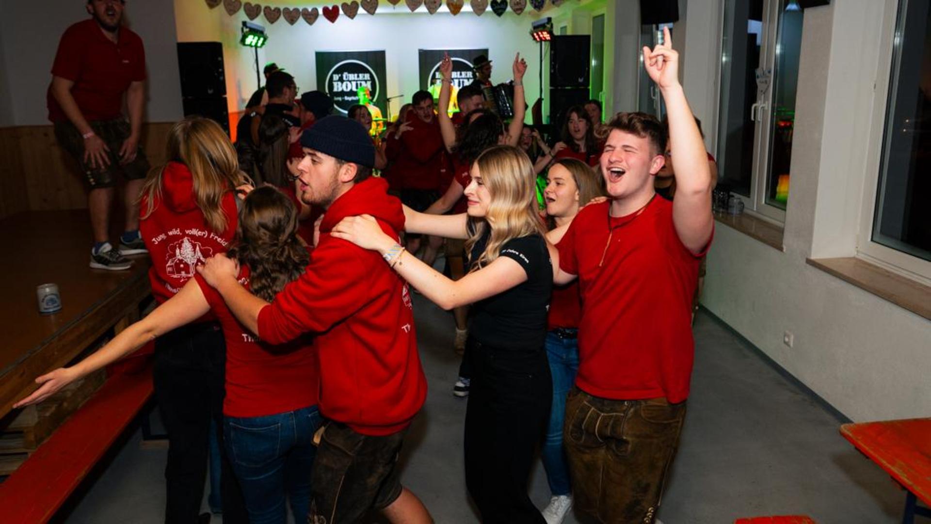 Die besten Bilder vom Kirwa-Samstag in Thansüß. (Bild: Hannes Stock)