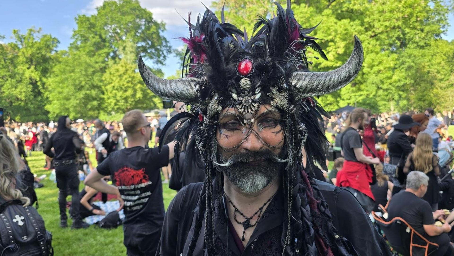Das viktorianische Picknick beim Wave-Gotik-Treffen in Leipzig begeisterte die Besucher. (Bild: Richard Kirschner)