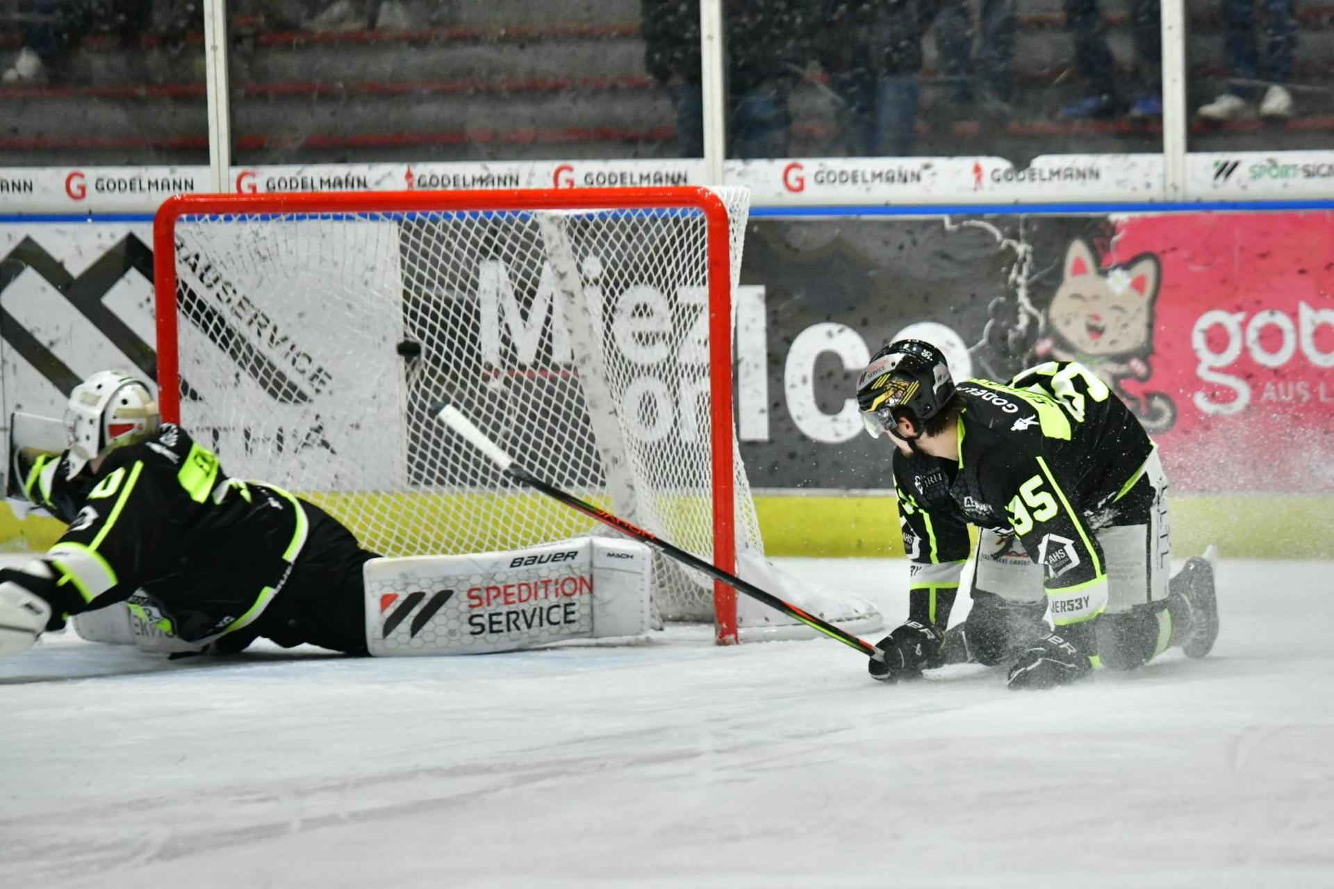 Der ERSC Amberg muss sich dem HC Landsberg mit 2:3 geschlagen geben. (Bild: A.& J. Pastuska)