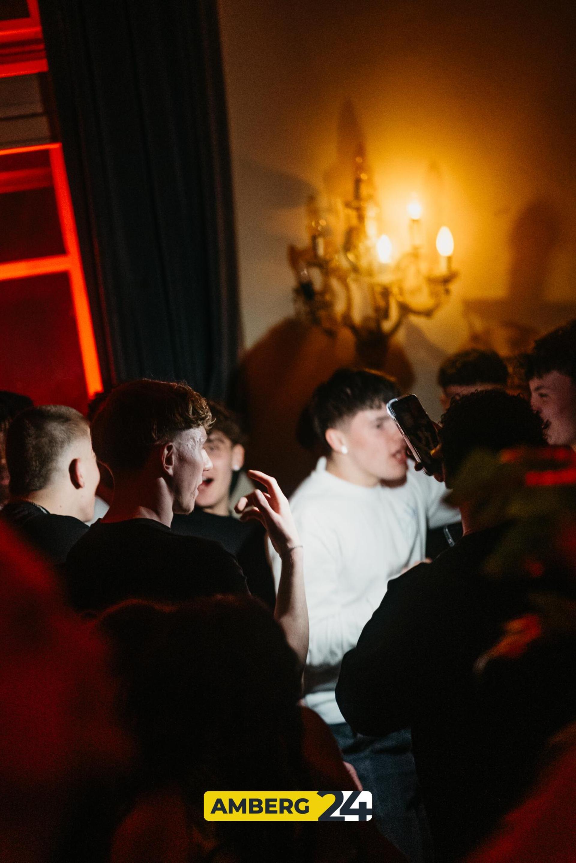 Im Casino-Saal war am Samstag die erste VIBES-Party des Jahres. (Bild: Mario Donhauser)