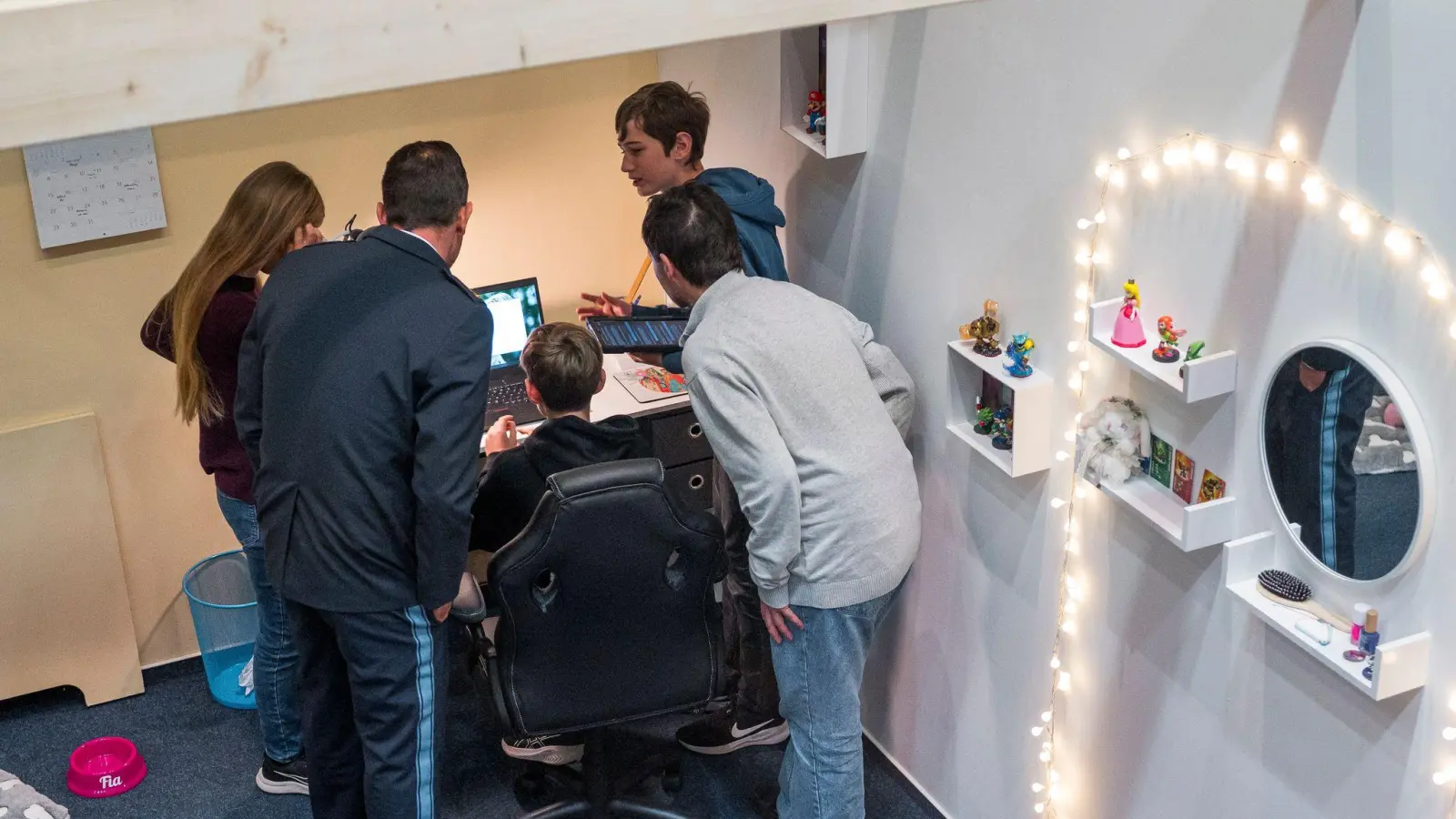  Im neuen Escape-Room sollen Jugendliche das Thema Cybersicherheit selbstständig, erkenntnisreich und mit Spaß erkunden können. (Bild: Daniel Vogl/dpa)