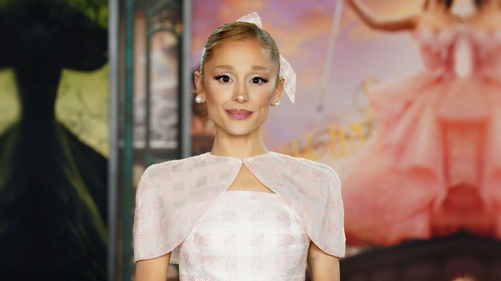 Ariana Grande begeistert in dem Film-Musical „Wicked“ als die Hexe Glinda. (Archivfoto) (Bild: Jordan Strauss/Invision via AP/dpa)