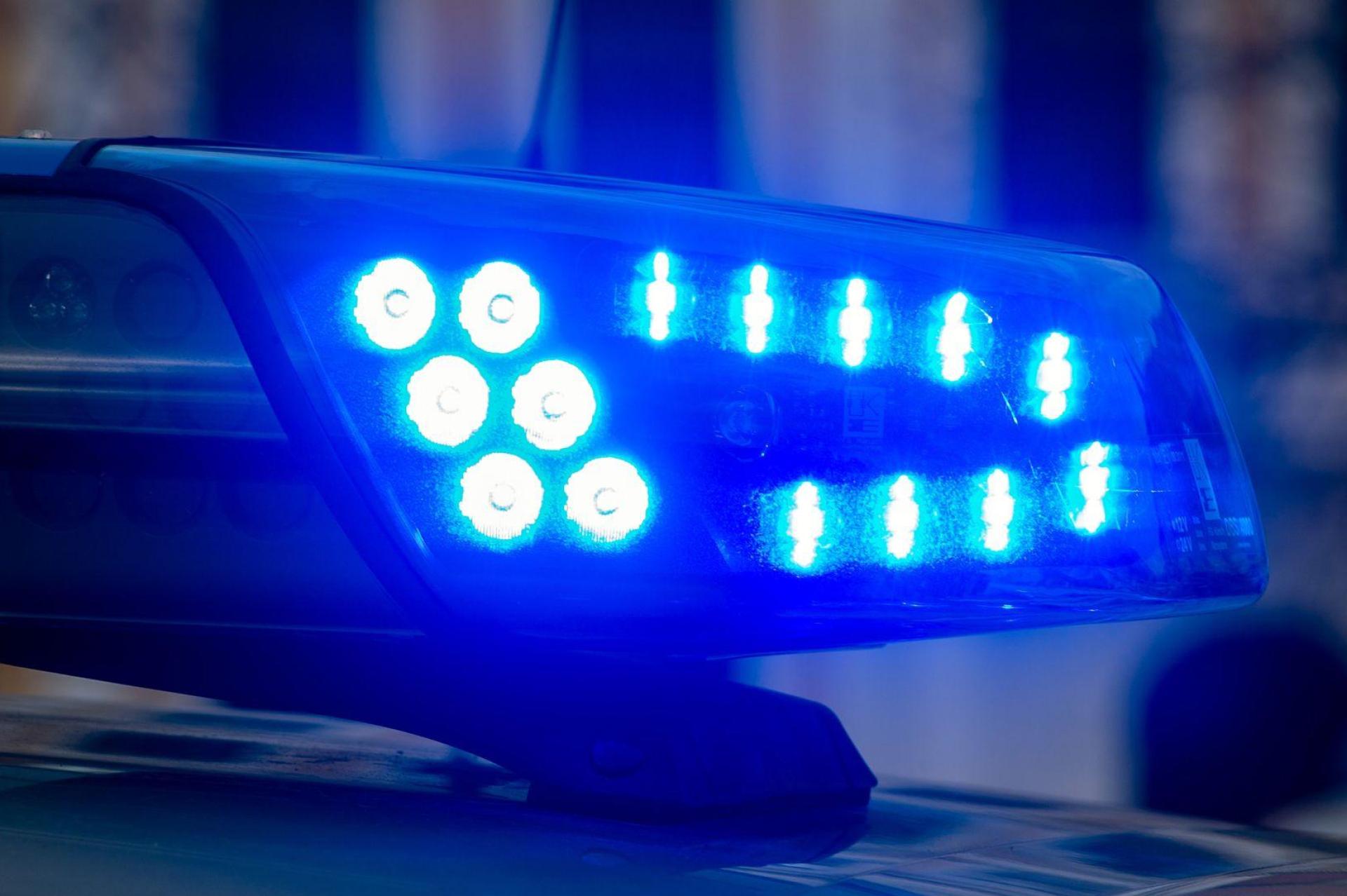 In Schmidmühlen war ein 82-jähriger Fahrer ohne Führerschein unterwegs. Die Polizei griff durch. (Symbolbild: Klaus-Dietmar Gabbert/dpa-Zentralbild/dpa)