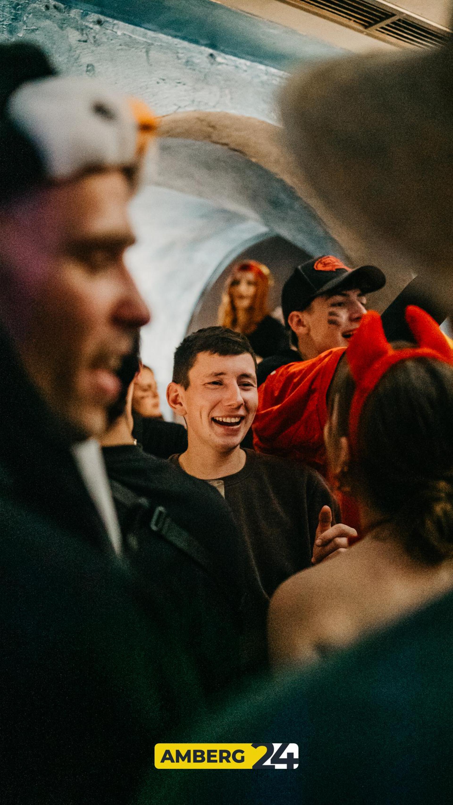 Auch im Blauen Haus waren am Donnerstag die Hexen los.  (Bild: Mario Donhauser)