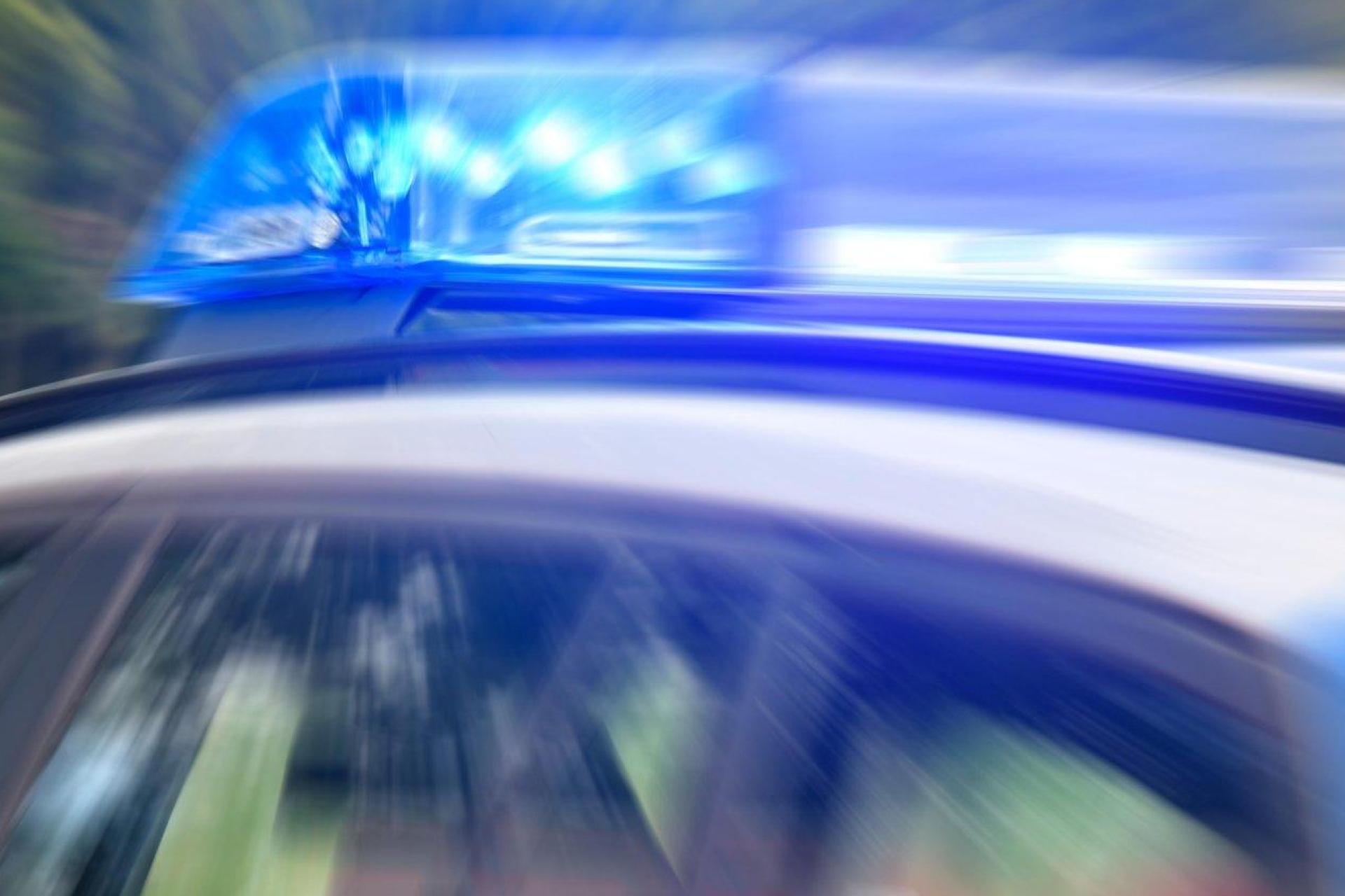 Ein Fußgänger ist bei einem Unfall in Auerbach verletzt worden.  (Symbolbild: Petra Hartl)