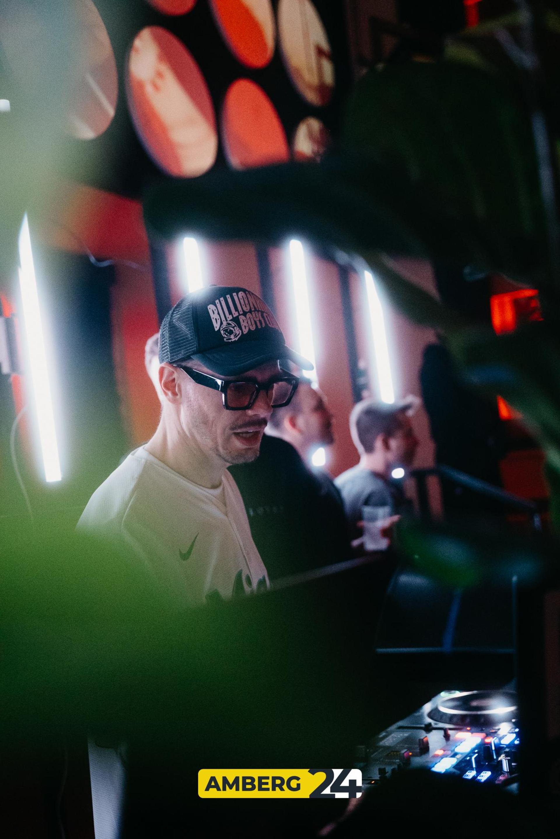 Im Casino-Saal war am Samstag die erste VIBES-Party des Jahres. (Bild: Mario Donhauser)