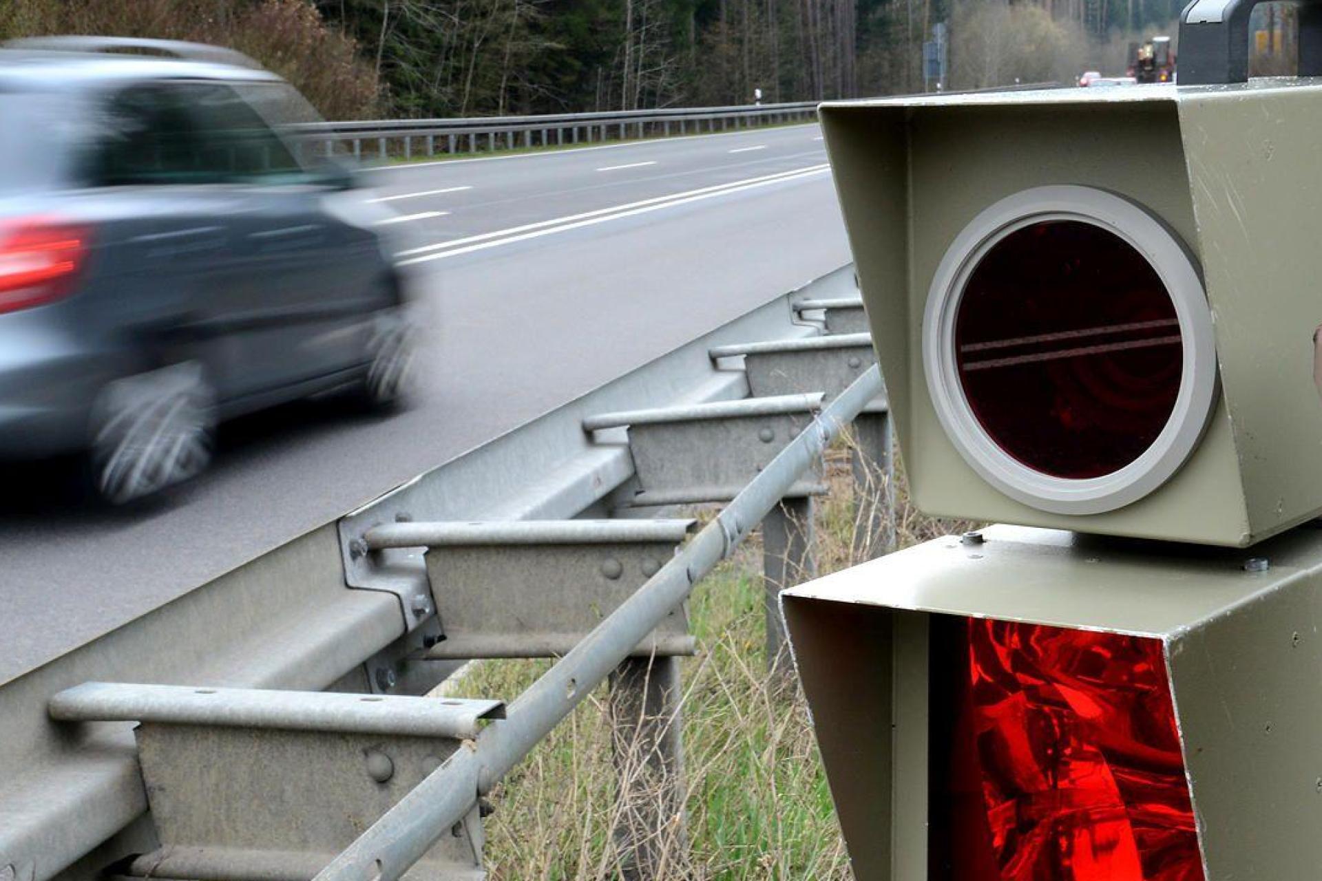 Bei Ensdorf war ein Motorradfahrer bei erlaubten 100 km/h mit 211 Sachen unterwegs. (Symbolbild: Petra Hartl)