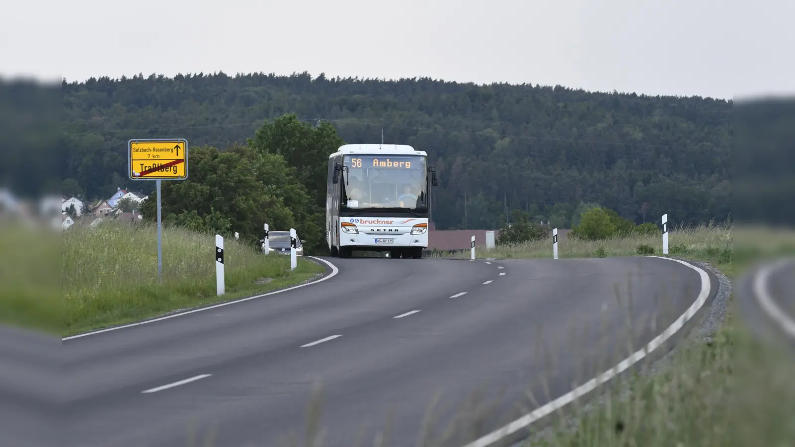 Aufgrund der Sperrung der Unteren Vorstadt in Auerbach kommt es zu Einschränkungen im Linienverkehr. (Symbolbild: Petra Hartl)