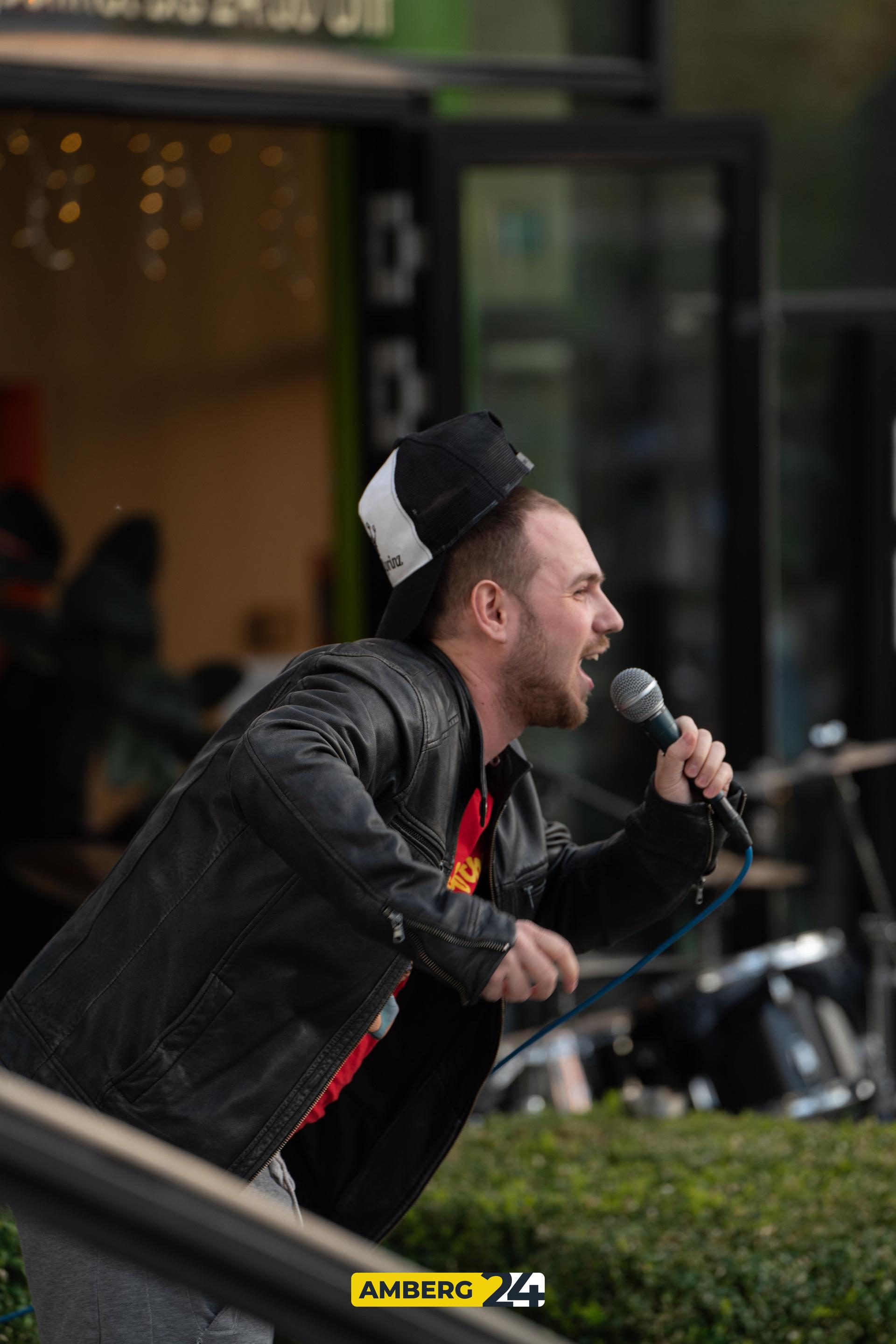 Der Frühling ist zurück und die Open Stage im Amberger Beanery wird ins Freie verlegt.  (Bild: Daniel Geiger)