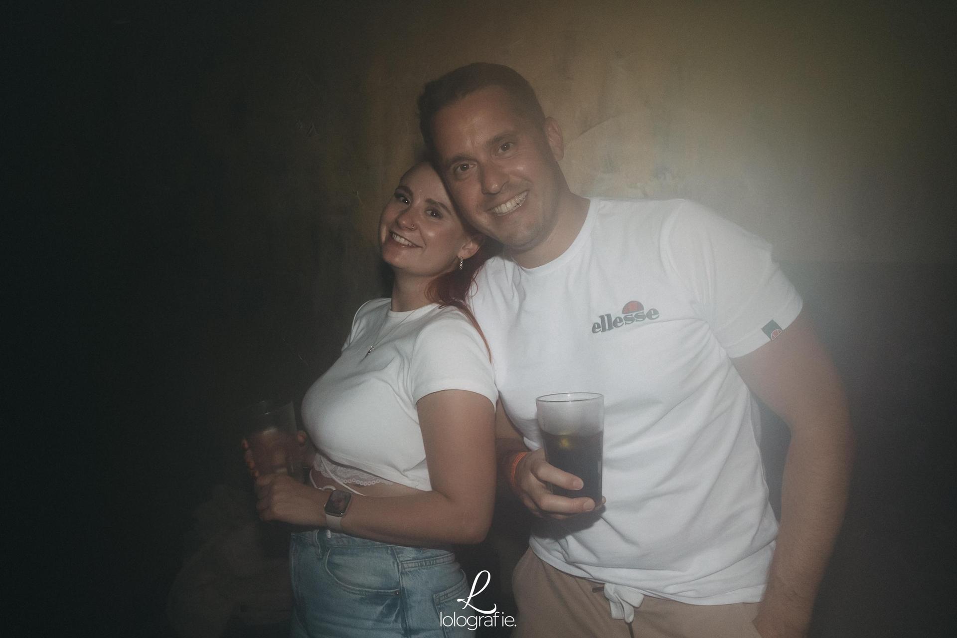 80's, 90's und 2000er: Die Fotos von Amberg tanzt im Trio. (Bild: Leonie Hartung)