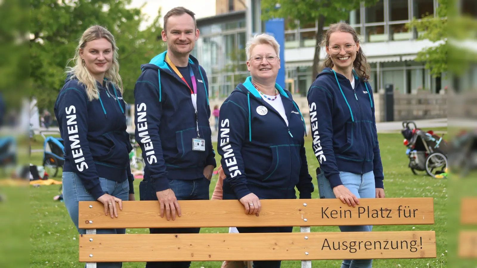 In Amberg gibt es jetzt eine Bank gegen Ausgrenzung (Bild: Verena Fitzgerald)