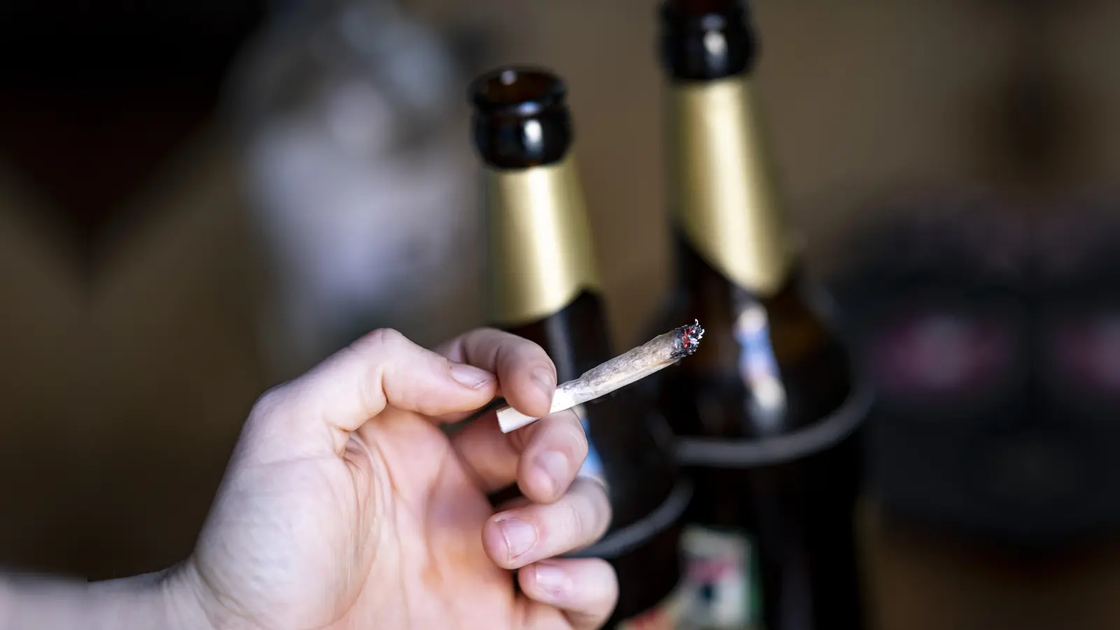 Alkohol oder Cannabis - was ist schlechter für Körper und Psyche? (Symbolbild: Fabian Sommer)