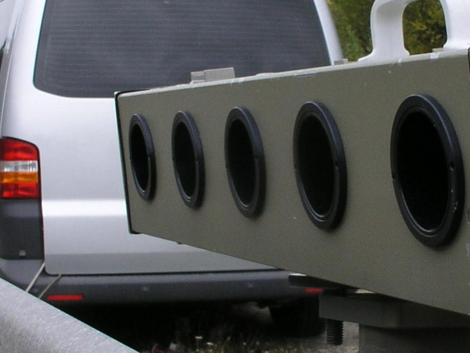 Auf der Staatsstraße 2165 hat die Verkehrspolizei Amberg Raser aus dem Verkehr gezogen.  (Symbolbild:  VPI_Regensburg)