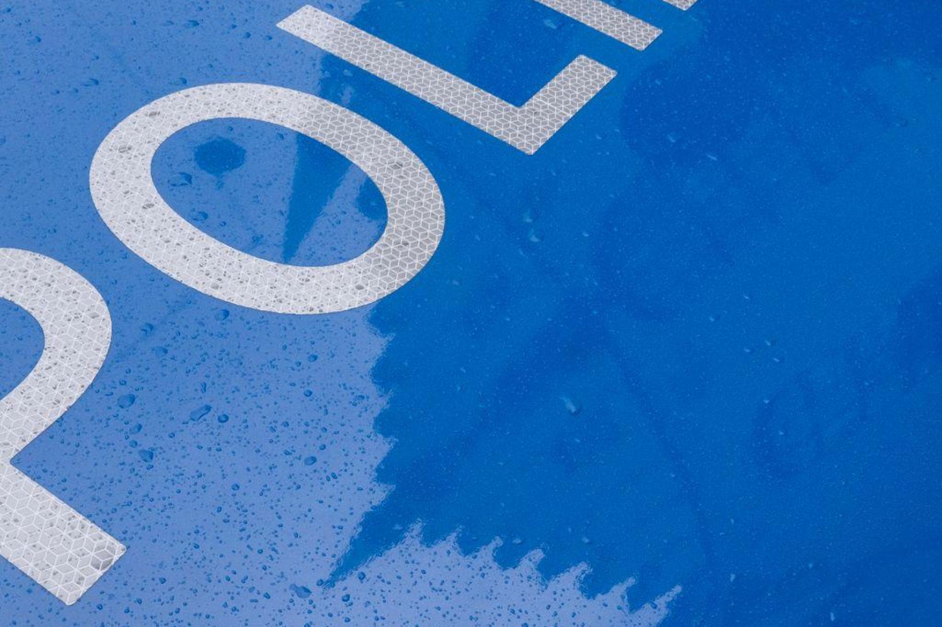 In Ammersricht kam es am Dienstag zu einem Auffahrunfall. (Symbolbild: Peter Kneffel/dpa)