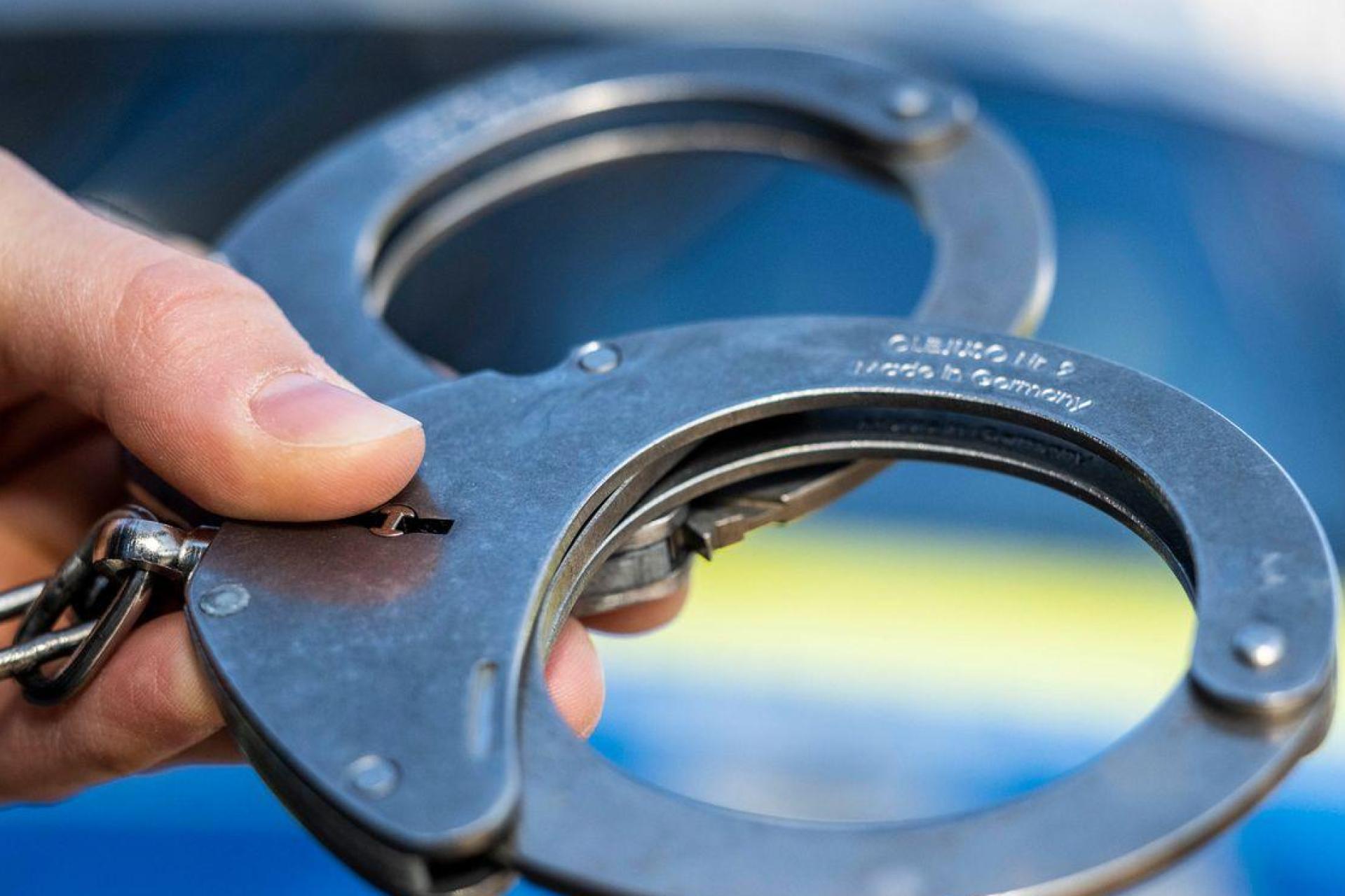 Ein 46-Jähriger aus dem Landkreis Bayreuth war in Hirschau ohne gültige Fahrerlaubnis unterwegs. (Symbolbild: David Inderlied/dpa)