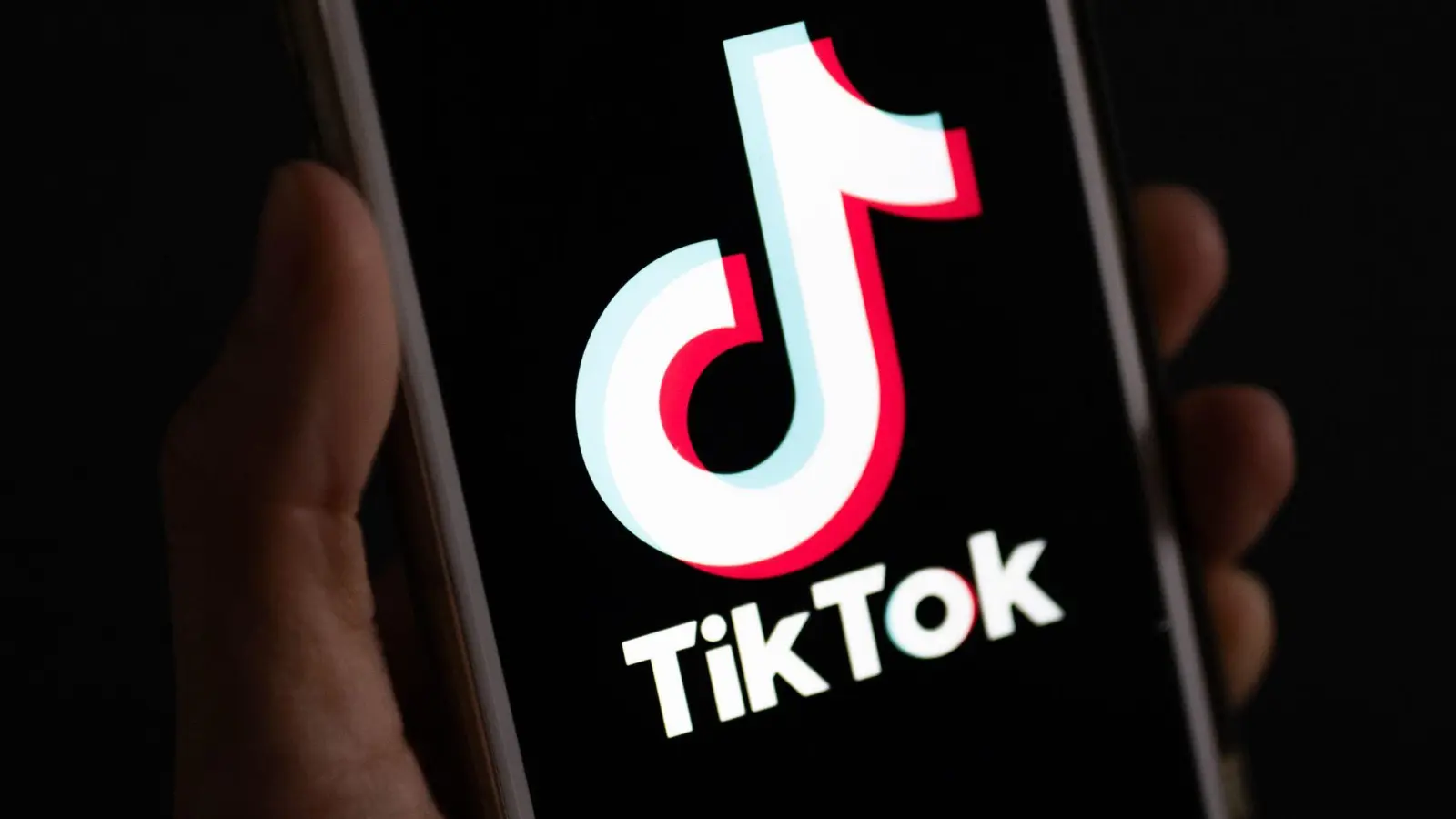 Der 23-Jährige nahm die hohe Dosis Schmerzmittel wegen einer Challenge auf der Plattform Tiktok. (Symbolbild: Monika Skolimowska/dpa)