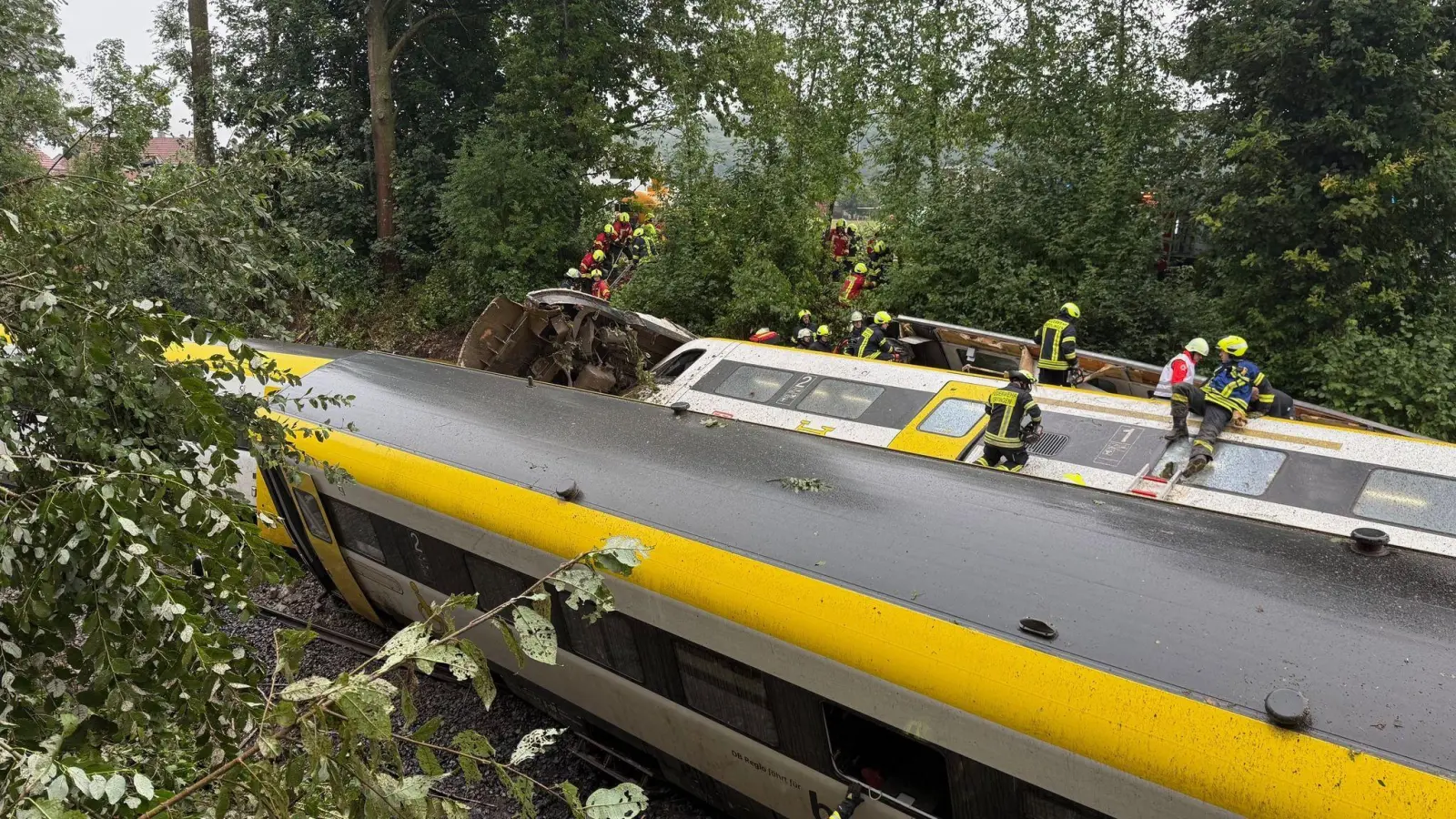 In Baden-Württemberg ist ein Personenzug entgleist. (Bild: Thomas Warnack/dpa)