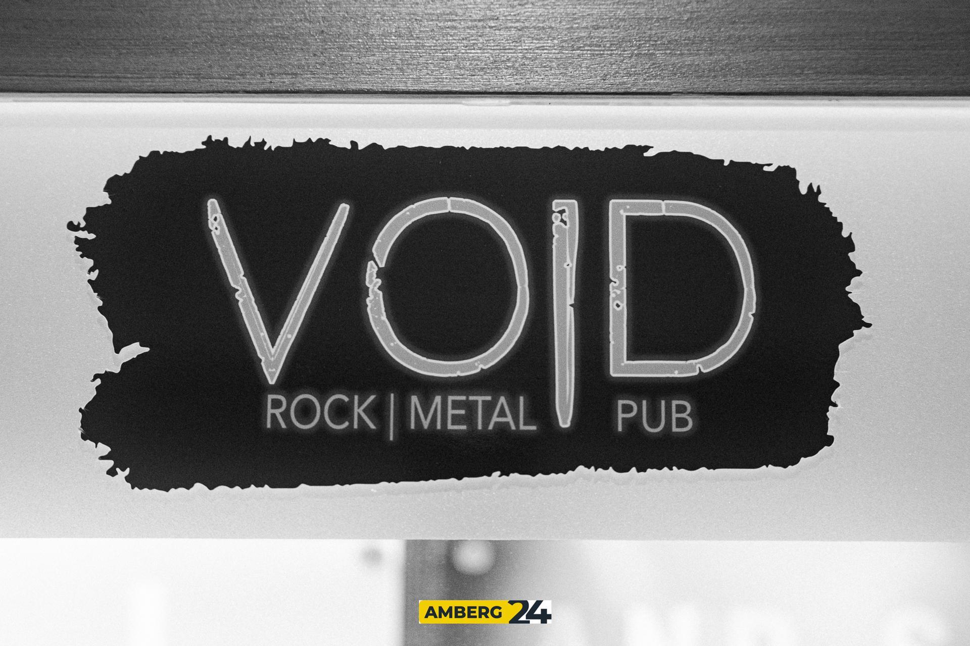 Sweets, Drinks und Metal. Im Void gab's zu Halloween unter anderem einen Kostümwettbewerb. (Bild: David Mueller)