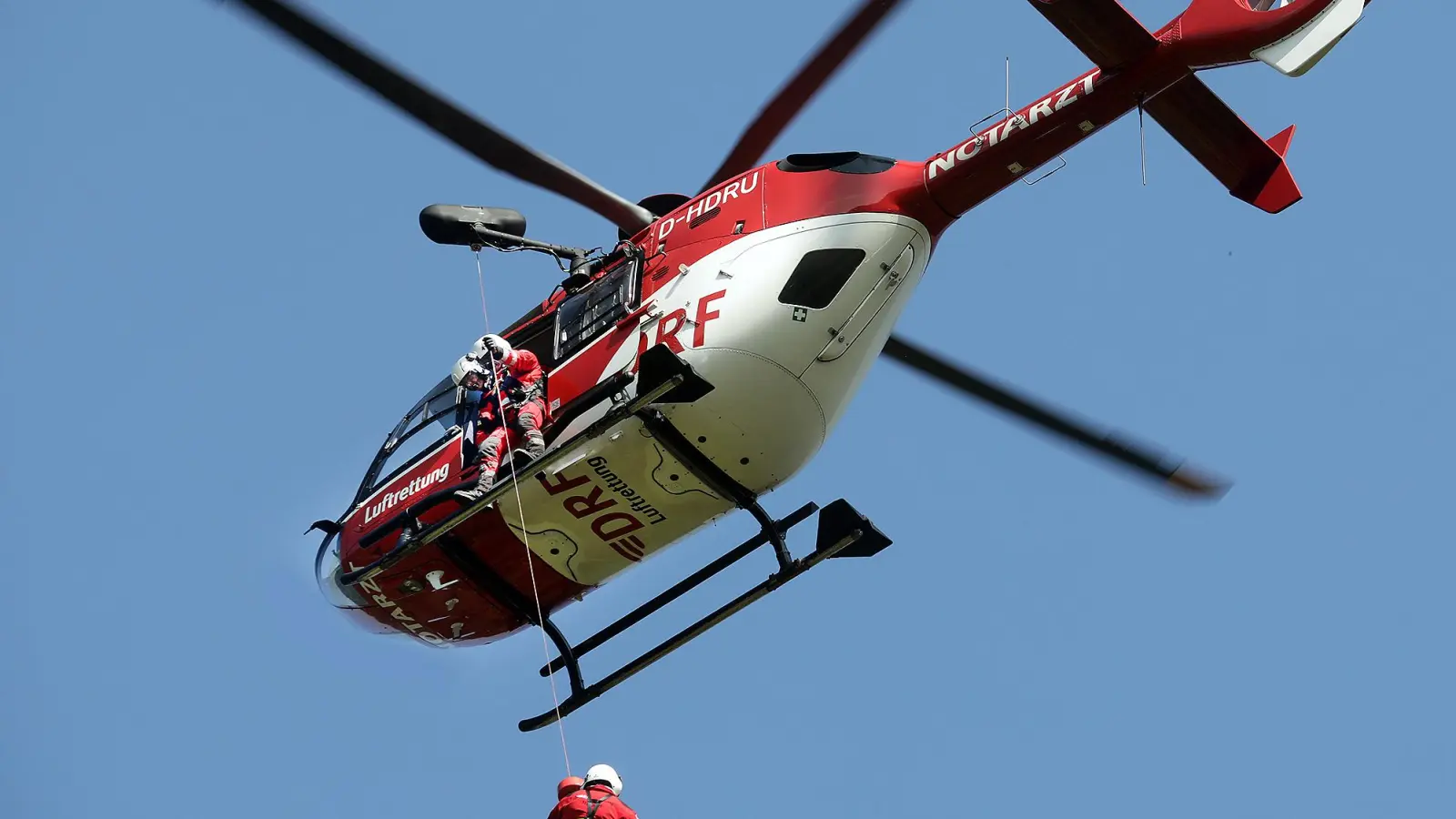 Zwei Rettungshubschrauber sind am Sonntagnachmittag bei einem Unfall bei Freystadt im Landkreis Neumarkt zum Einsatz gekommen.  (Symbolbild: Wolfgang Steinbacher)